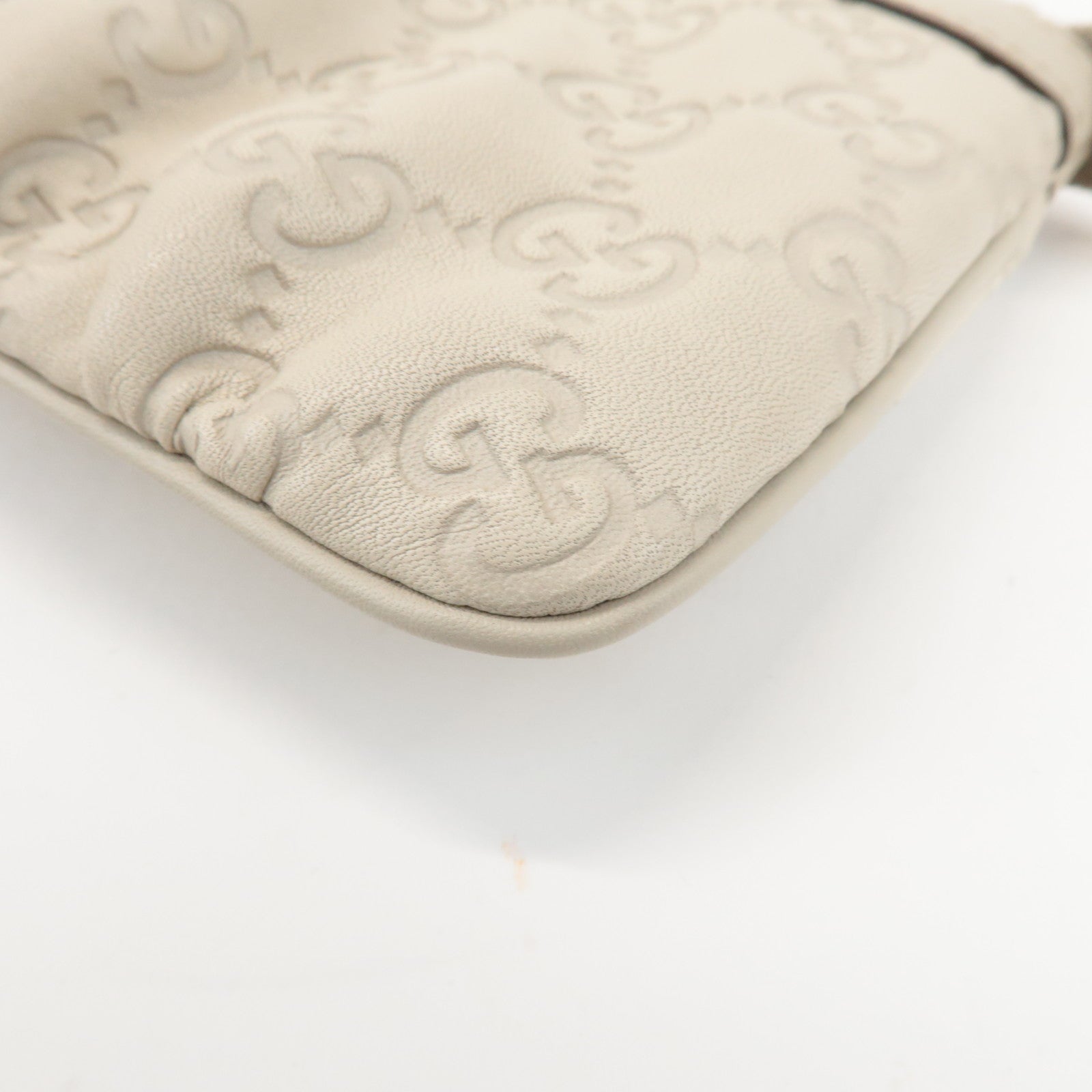 GUCCI Guccissima Leather Pouch Wrist Bag Ivory 212203