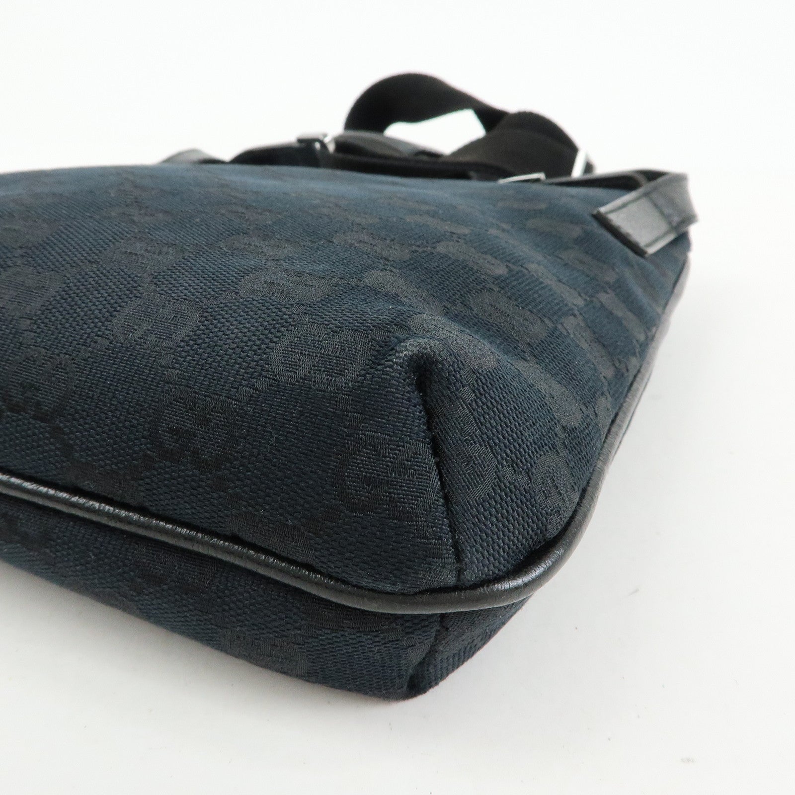 GUCCI GG Canvas Leather Shoulder Bag Crossbody Bag Black 122793