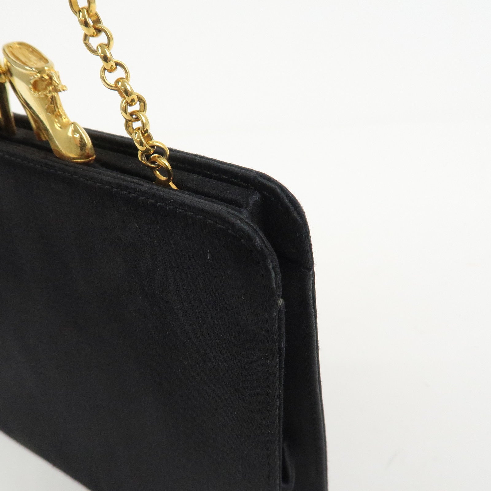 Ferragamo Boots Motif Kiss Lock Hand Bag Black
