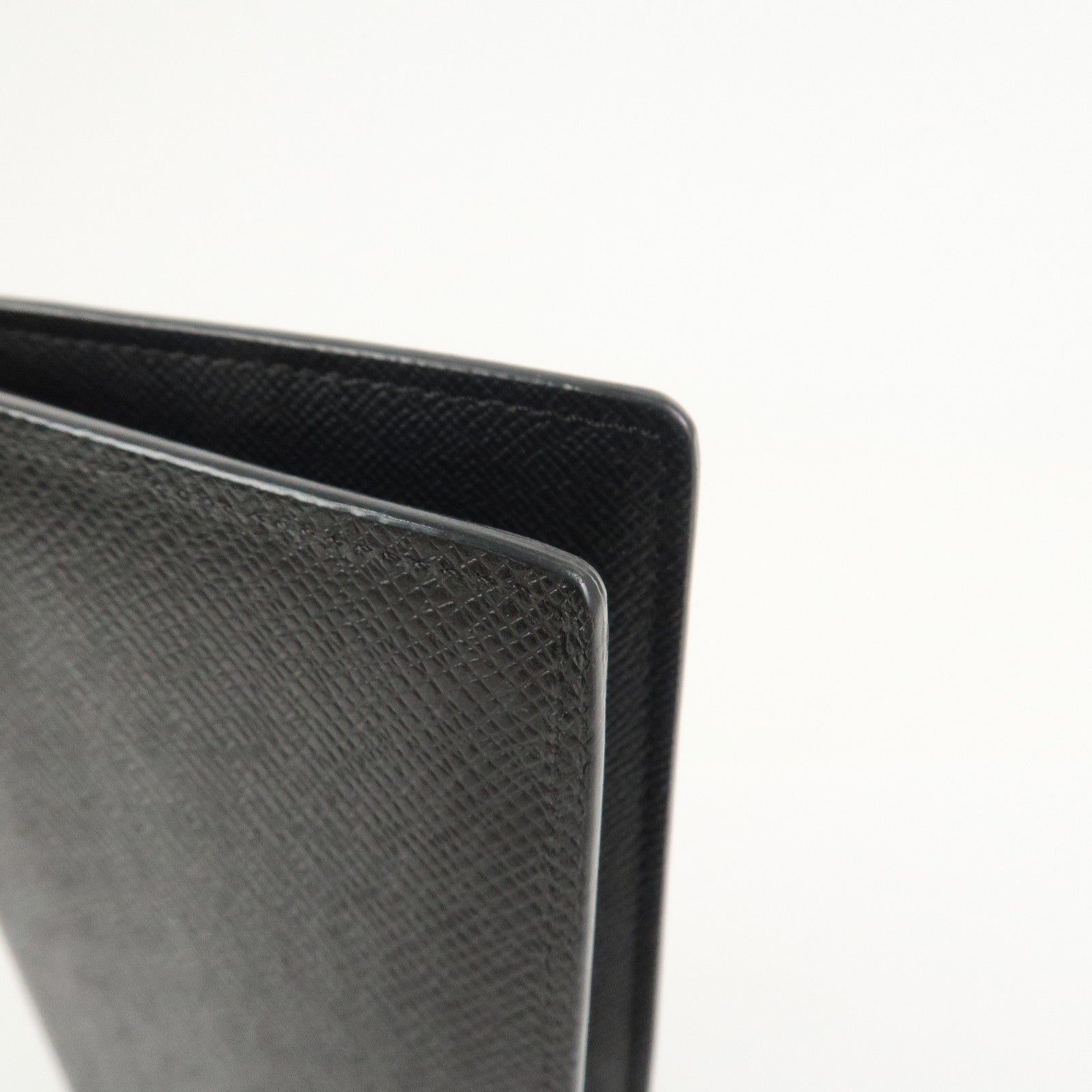 Louis Vuitton Taiga Portefeuille Brazza Bi-fold Long Wallet M30501