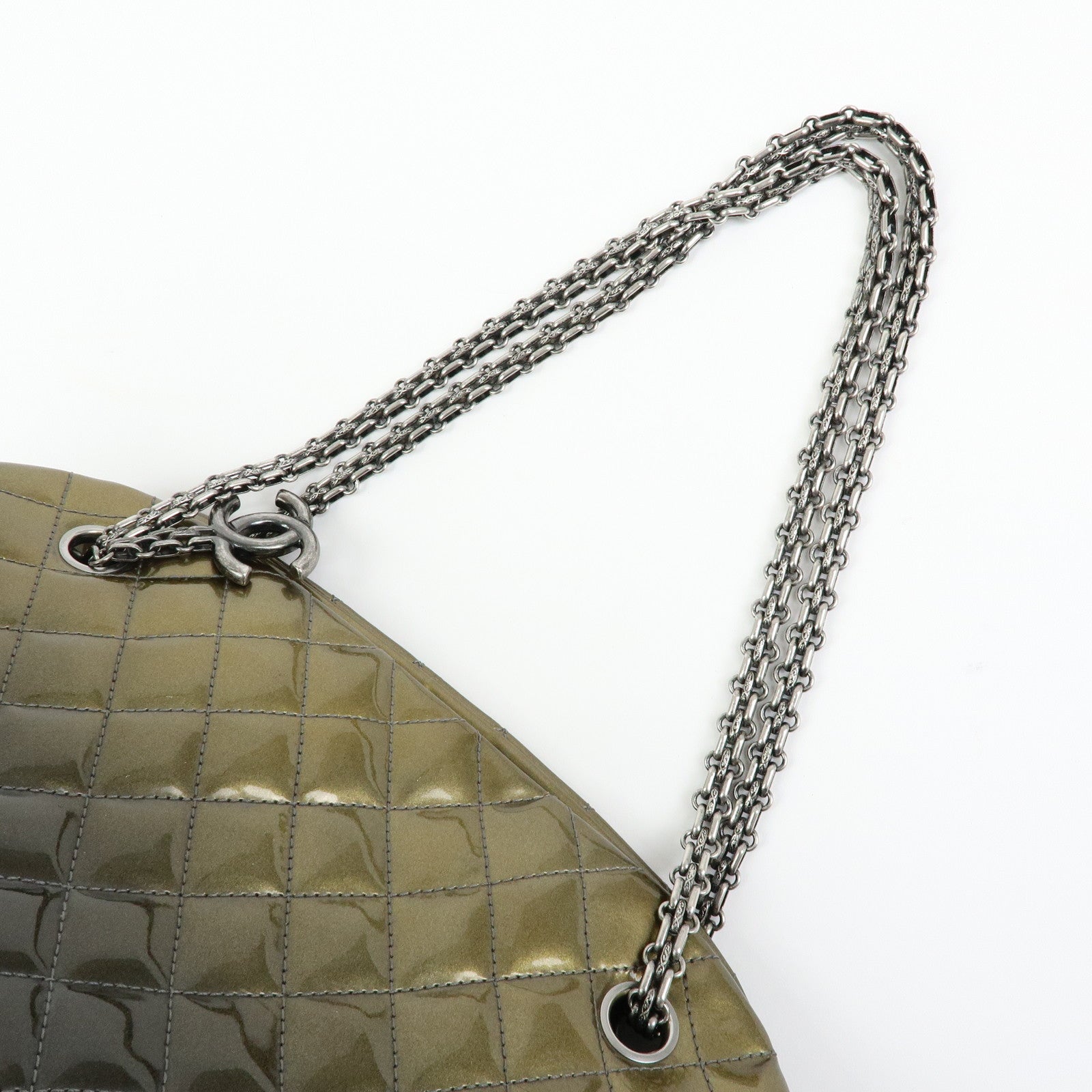 CHANEL Mademoiselle Matelasse Patent Leather Shoulder Bag A50557