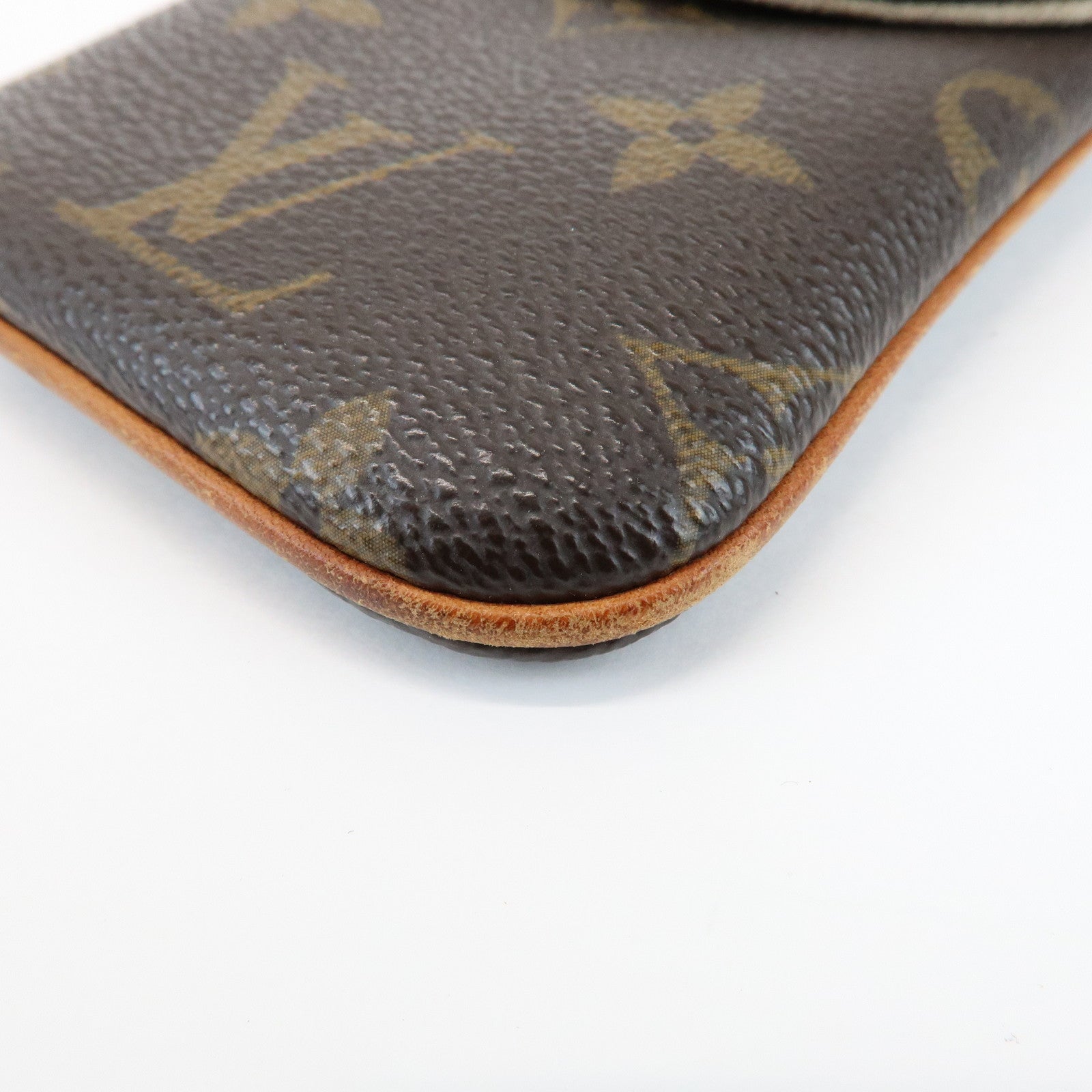 Louis Vuitton Monogram Etui Telefonne MM Phone Case Brown M66546