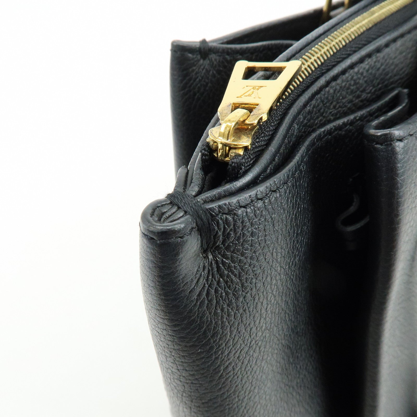 Louis Vuitton Lock Me Calf Leather Hand Bag Noir Black M54569