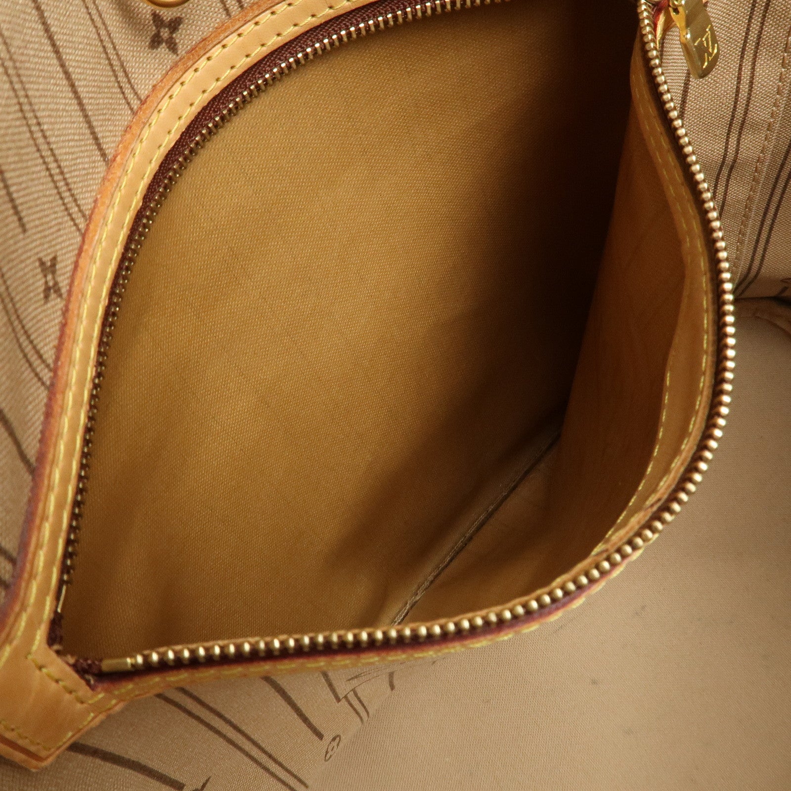 Louis Vuitton Monogram Neverfull MM Tote Bag Brown M40156