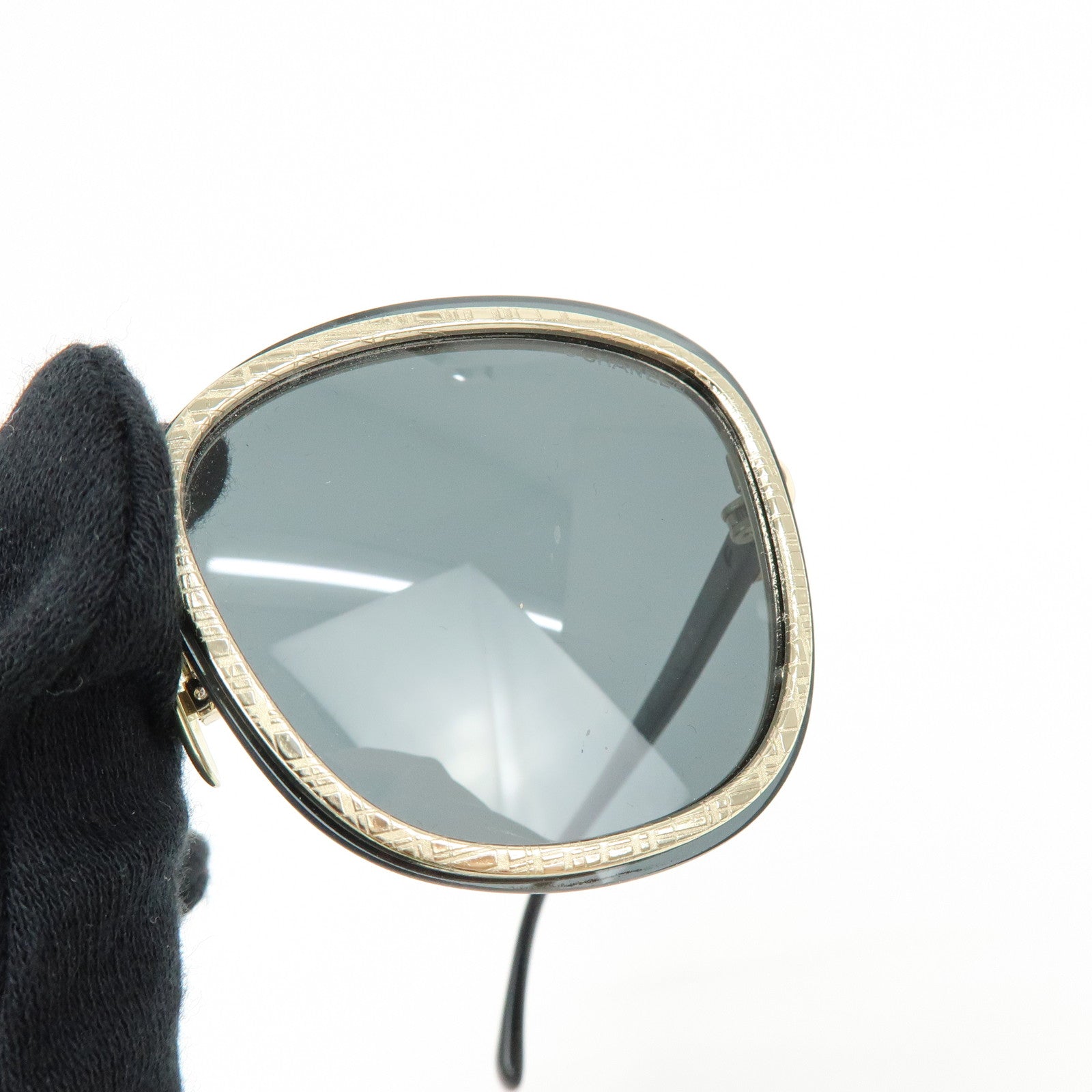 CHANEL Plastic Sunglasses Black Gold 56□17 140 3N 4264