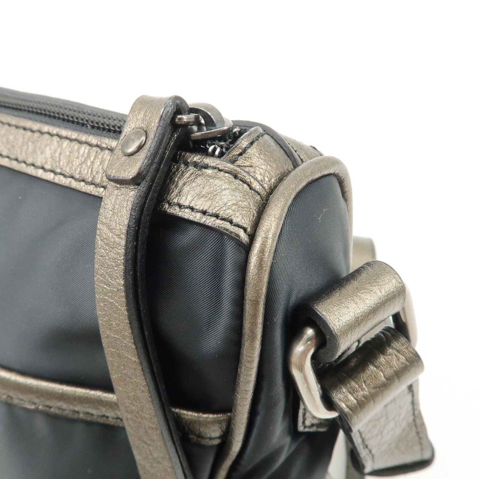 BURBERRY Nylon Leather Shoulder Bag Black Used