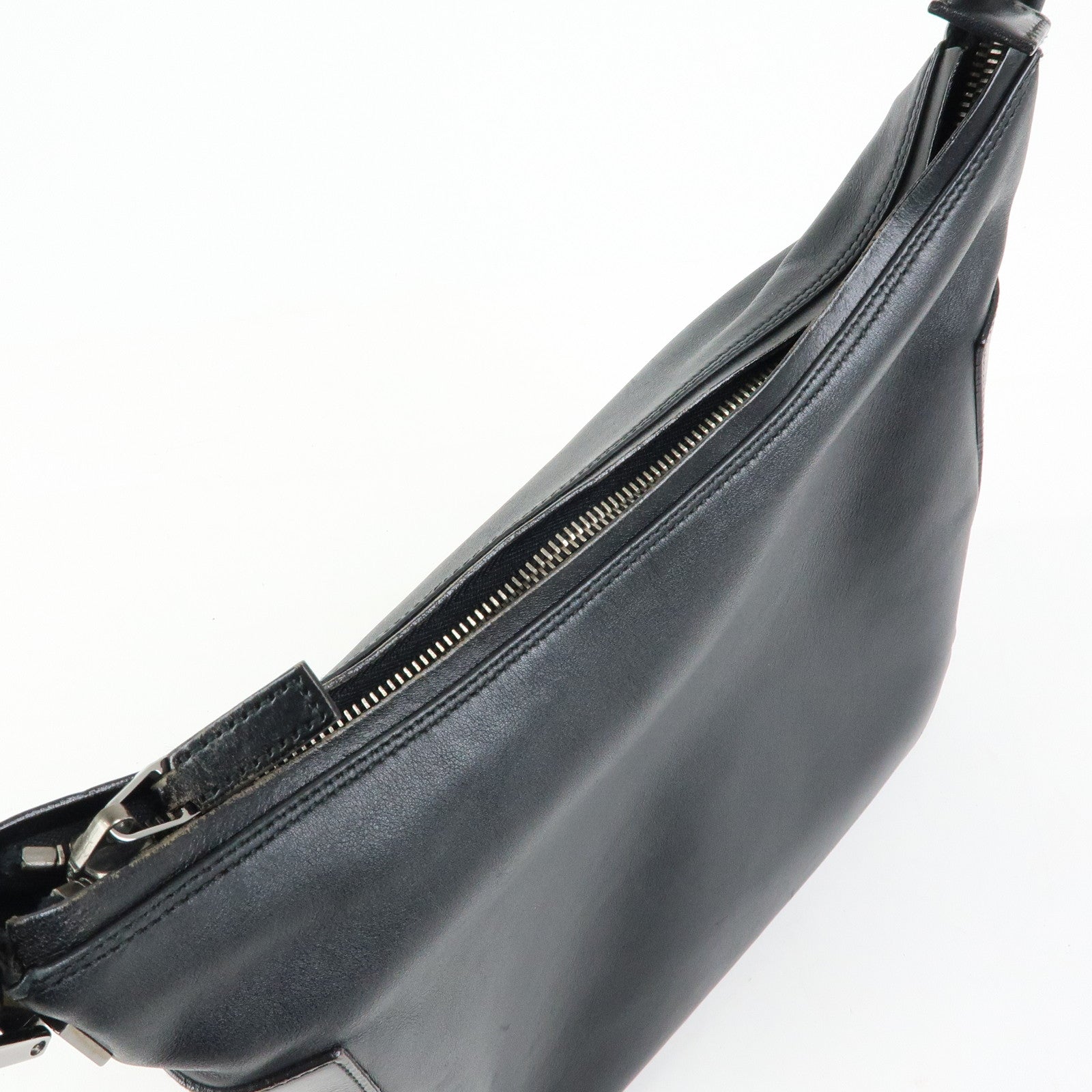 GUCCI Logo Leather Shoulder Bag Hand Bag Black 001.3766