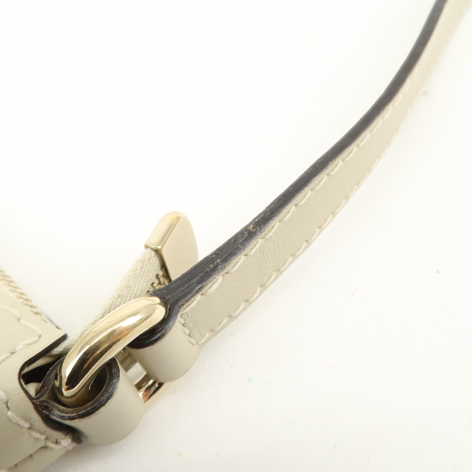 GUCCI Lovely Heart GG Canvas Leather Shoulder Bag Ivory 257072