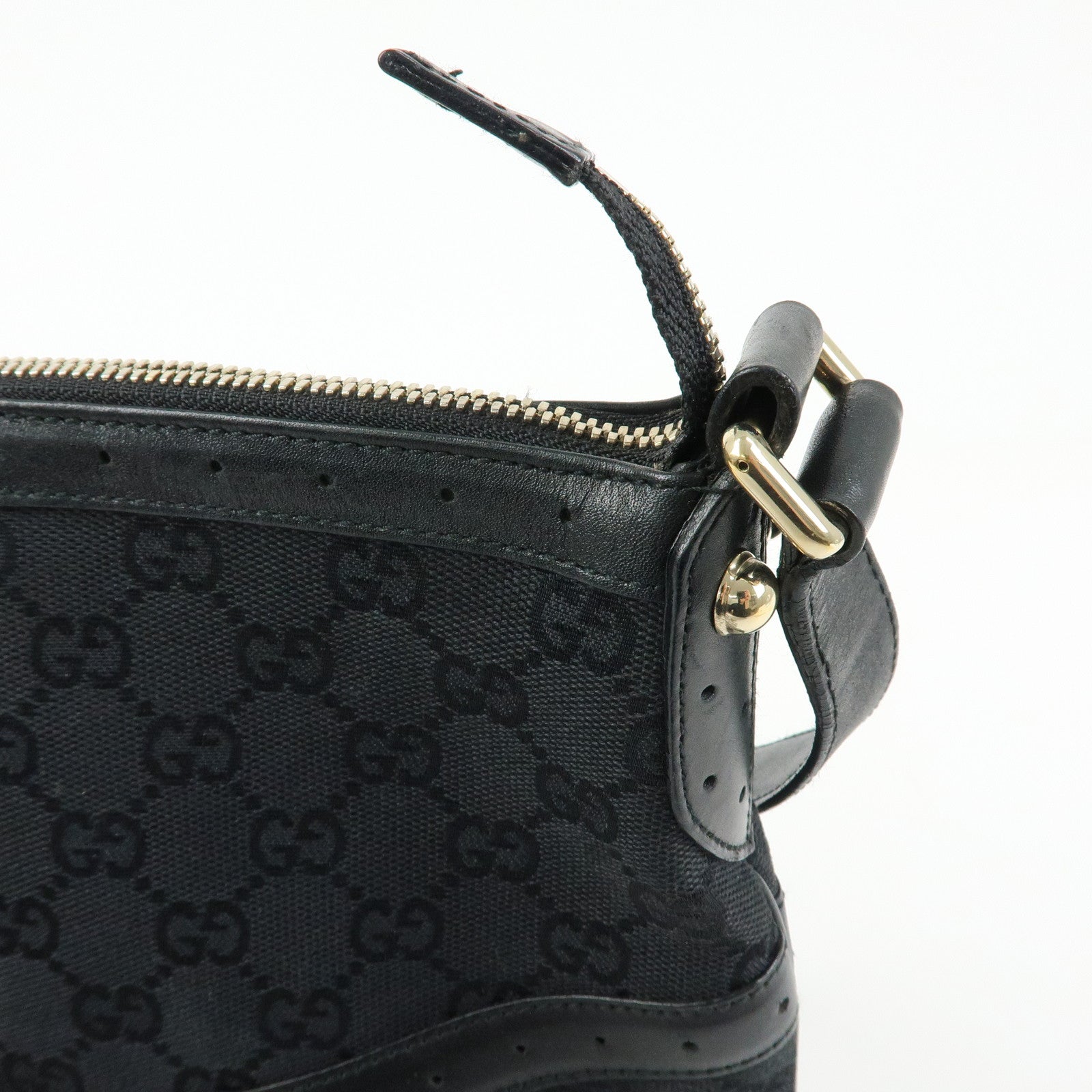 GUCCI Sherry Interlocking G GG Canvas Leather Shoulder Bag 131033