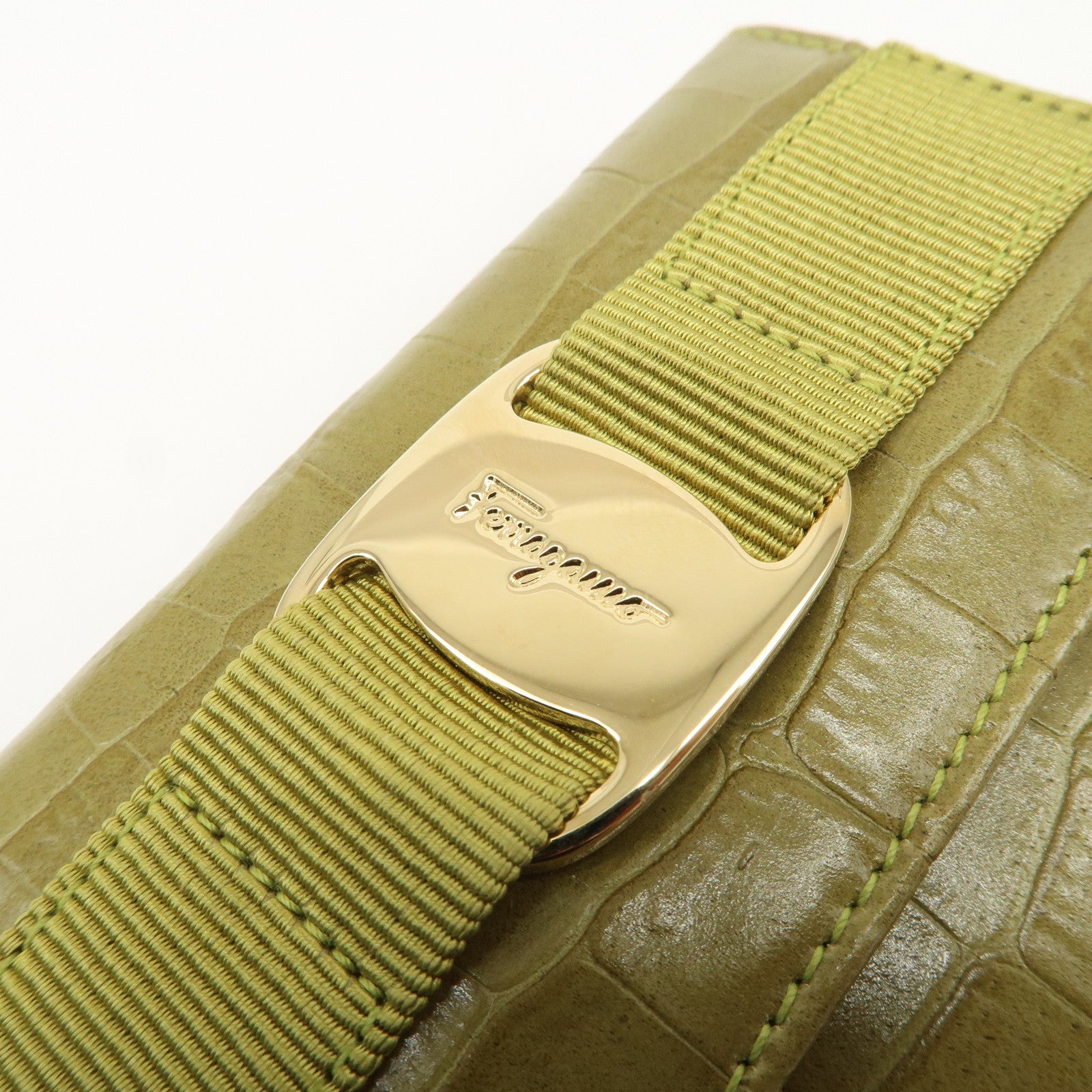 Ferragamo Vara Logo Embossed Leather Compact Wallet Light Green