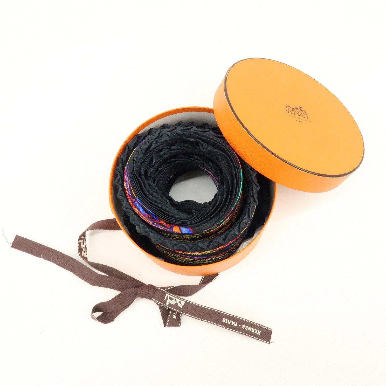 HERMES Pleats Carre Silk 100% Sarf LES RUBANS DU CHEVAL Black