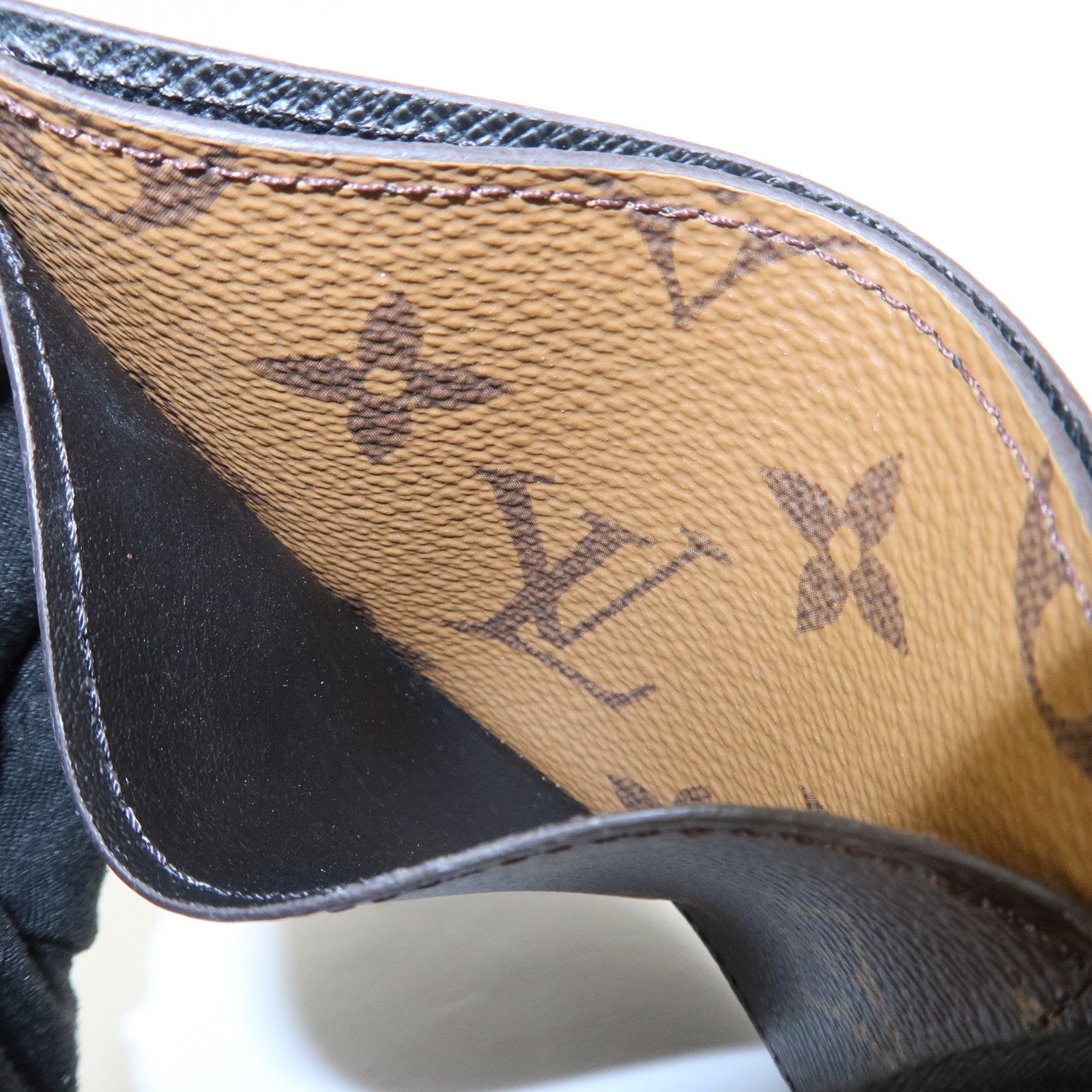 Louis Vuitton Monogram Reverse Porte Cartes Simple Card Case M69161