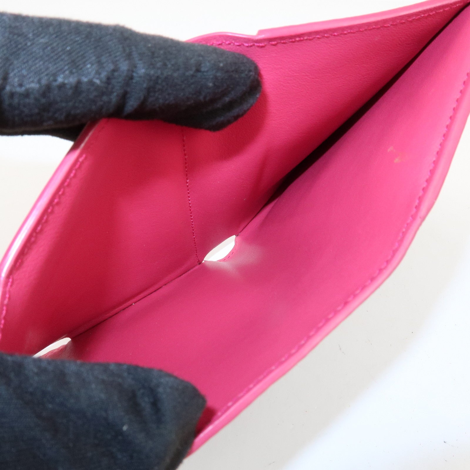 Louis Vuitton Portefeuille Capucines Compact Wallet Black M62157 Used