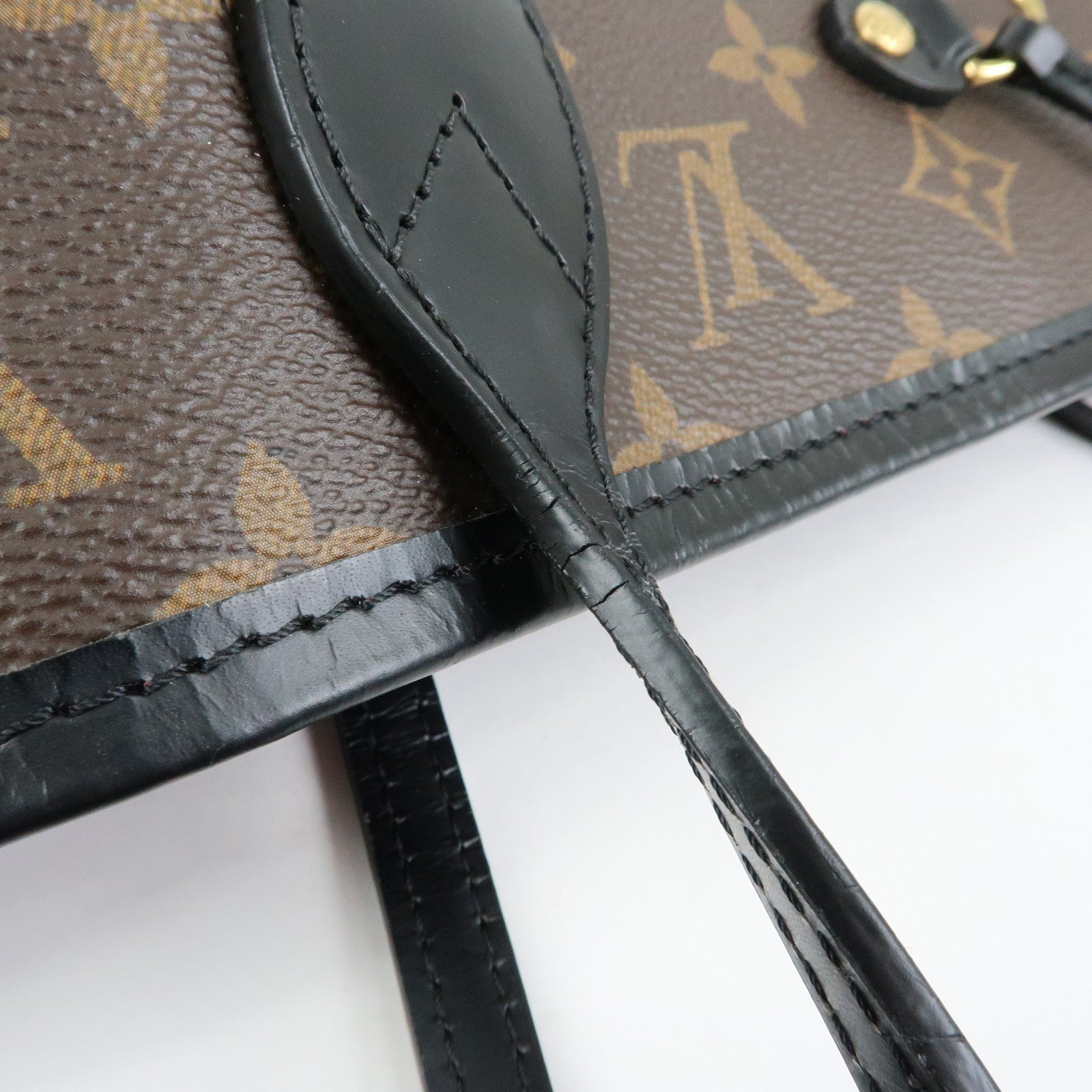 Louis Vuitton Monogram LV World Tour Neverfull MM Tote Bag M42844