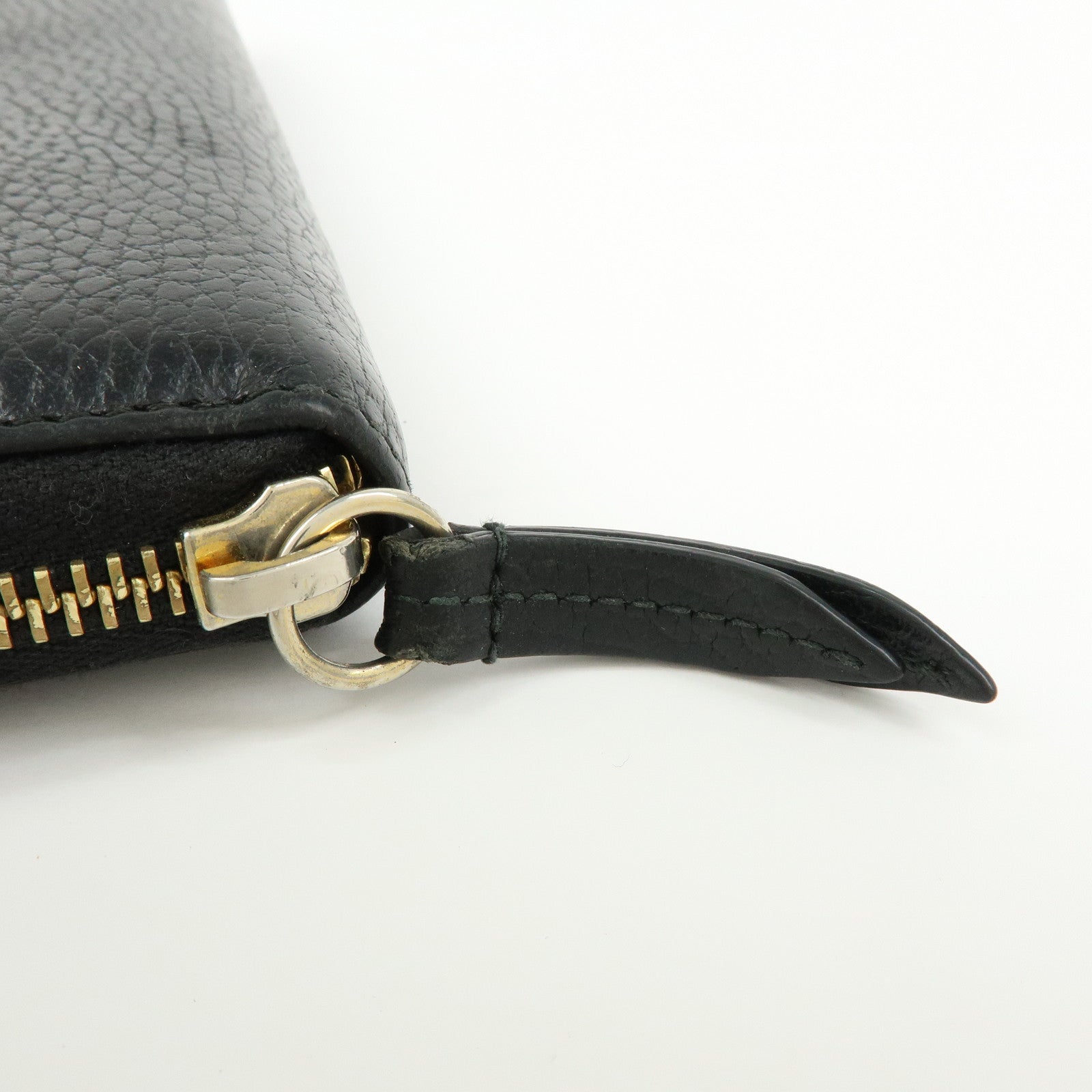 GUCCI GG Marmont Leather Round Zippy Long Wallet Black 456117