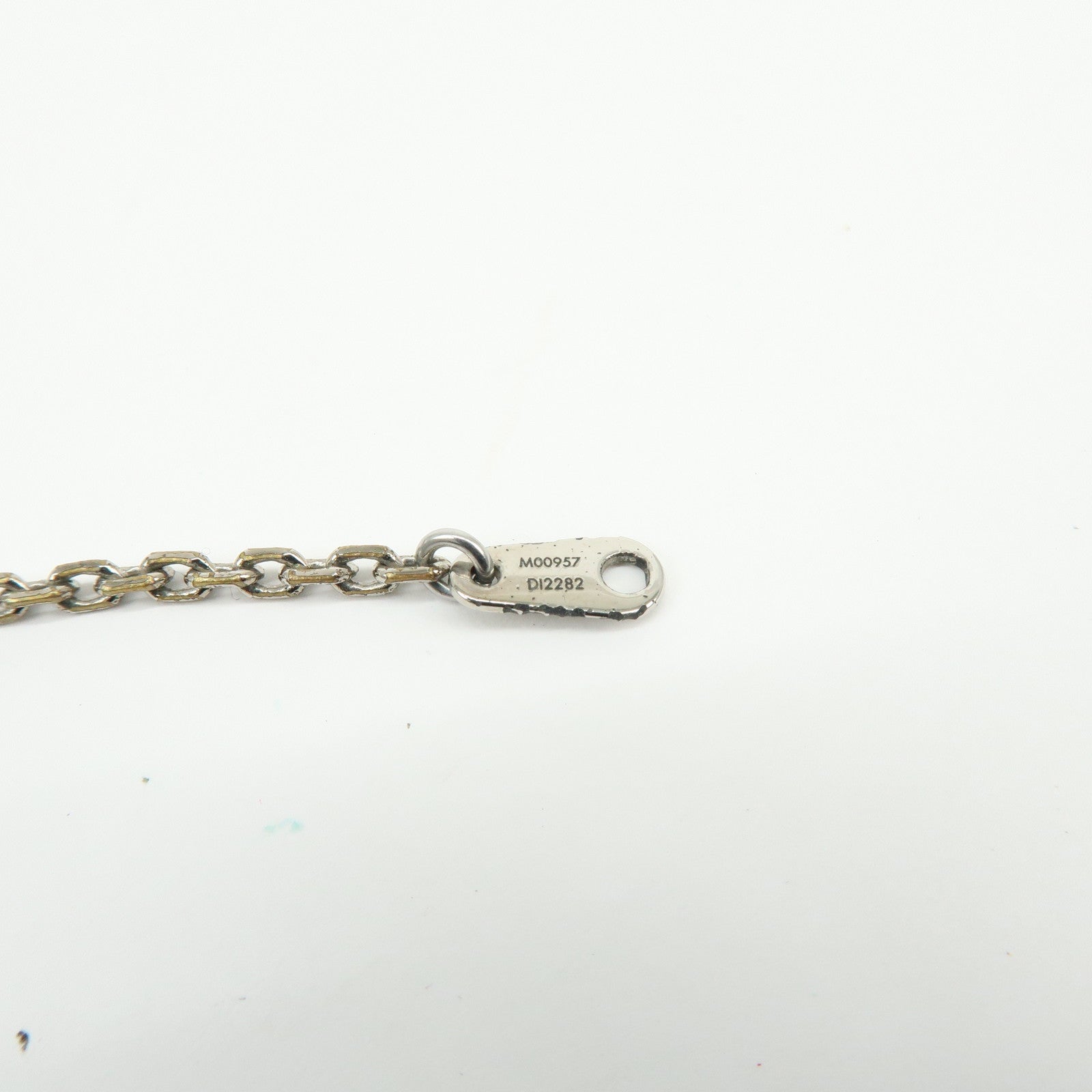 Louis Vuitton Collier LV Dove Metal Silver Necklace M00957