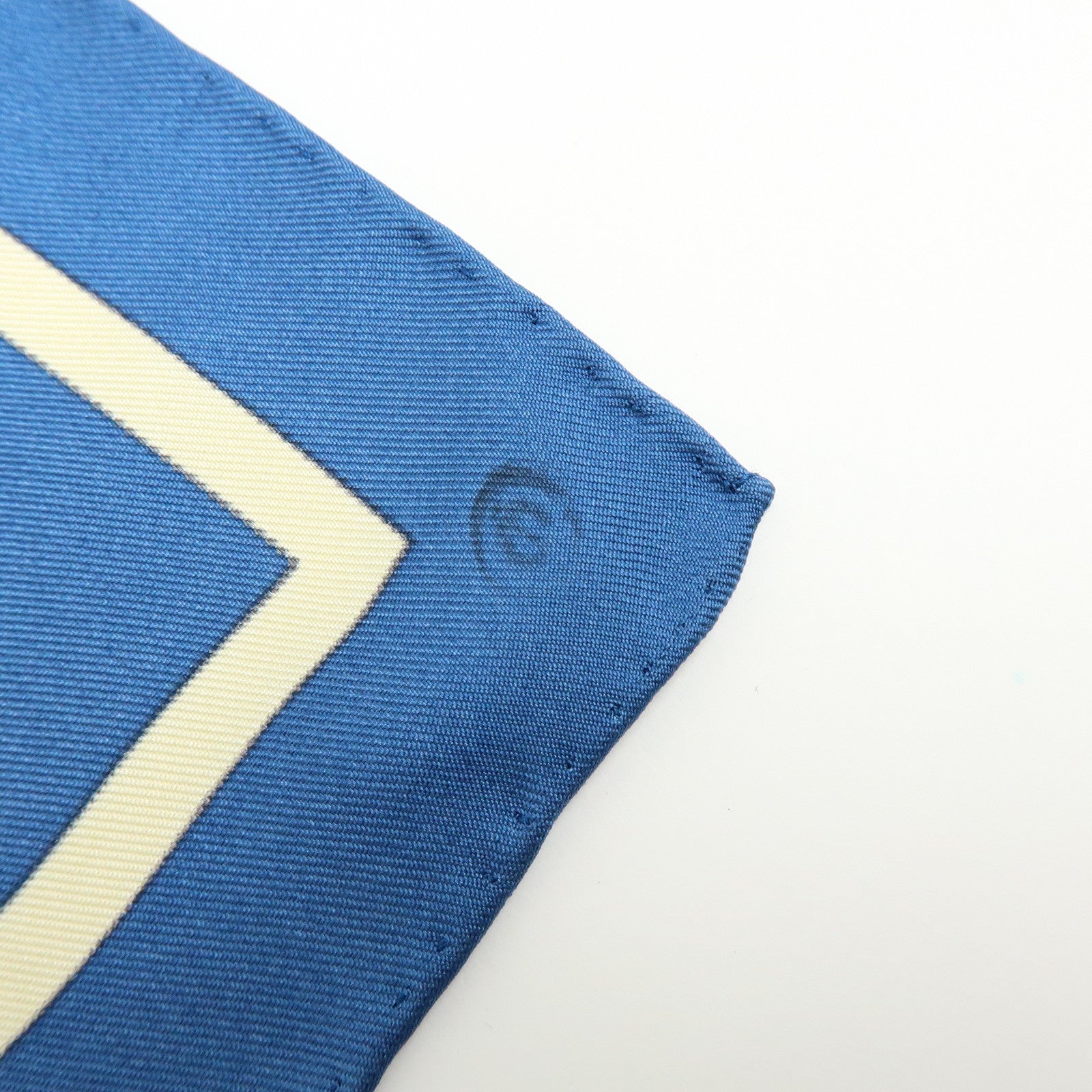 HERMES Carre 90 Silk 100% scarf Casse Noisette Squirrel Print