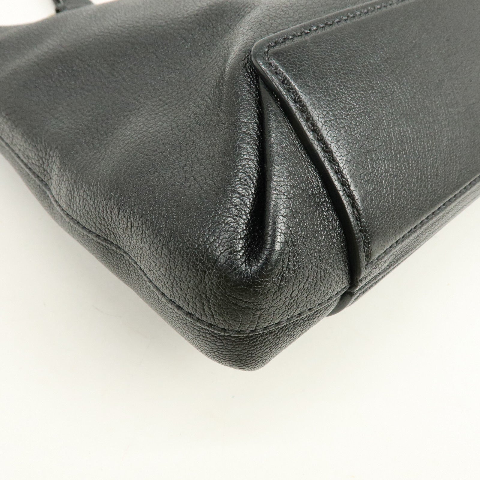 MIU MIU Logo Leather Tote Bag Hand Bag Black Gold 5BG025