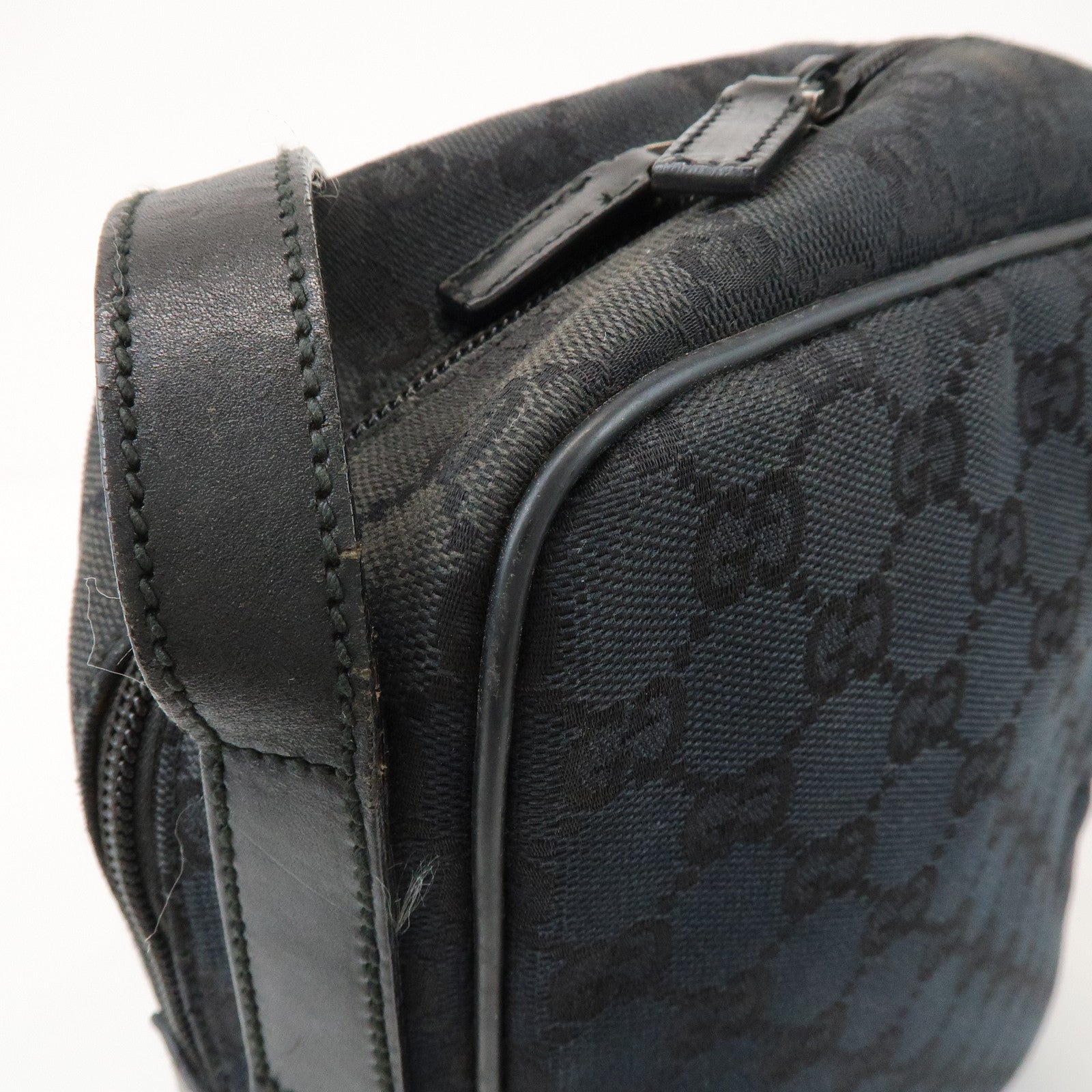 GUCCI GG Canvas Leather Shoulder Bag Black 018.1612.200047