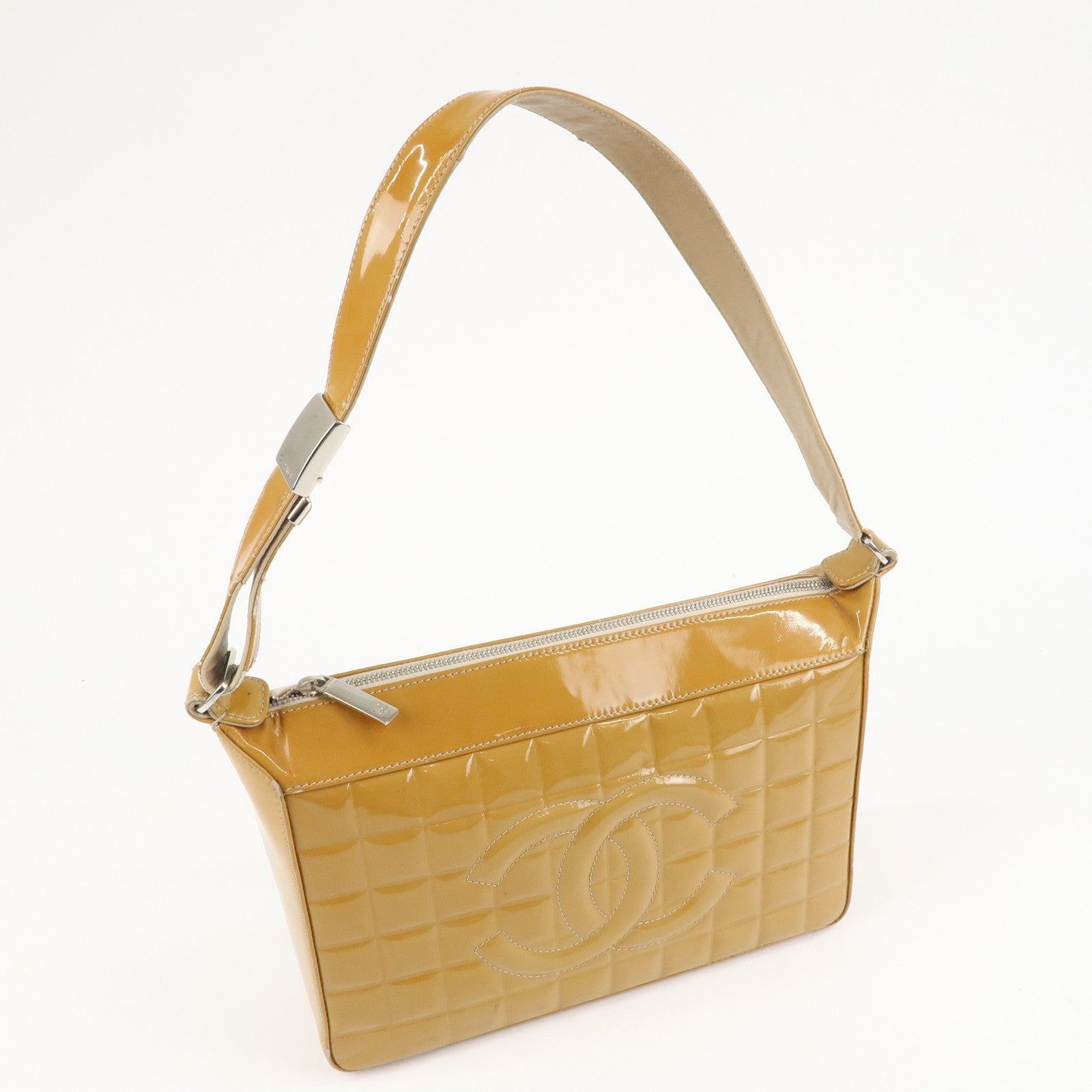 CHANEL COCO Mark Chocolate Bar Patent Leather Shoulder Bag Beige Used