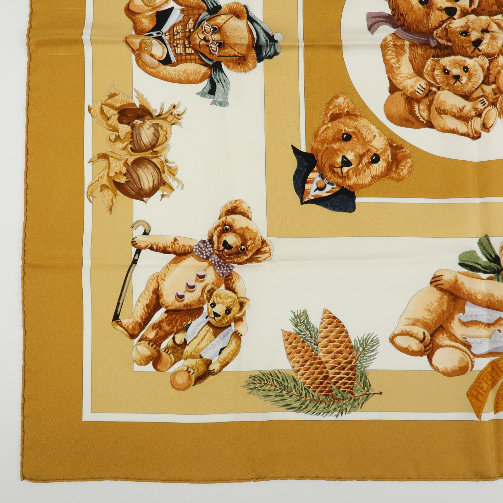HERMES Carre 90 Silk 100% Scarf Confidents des Coeurs Brown