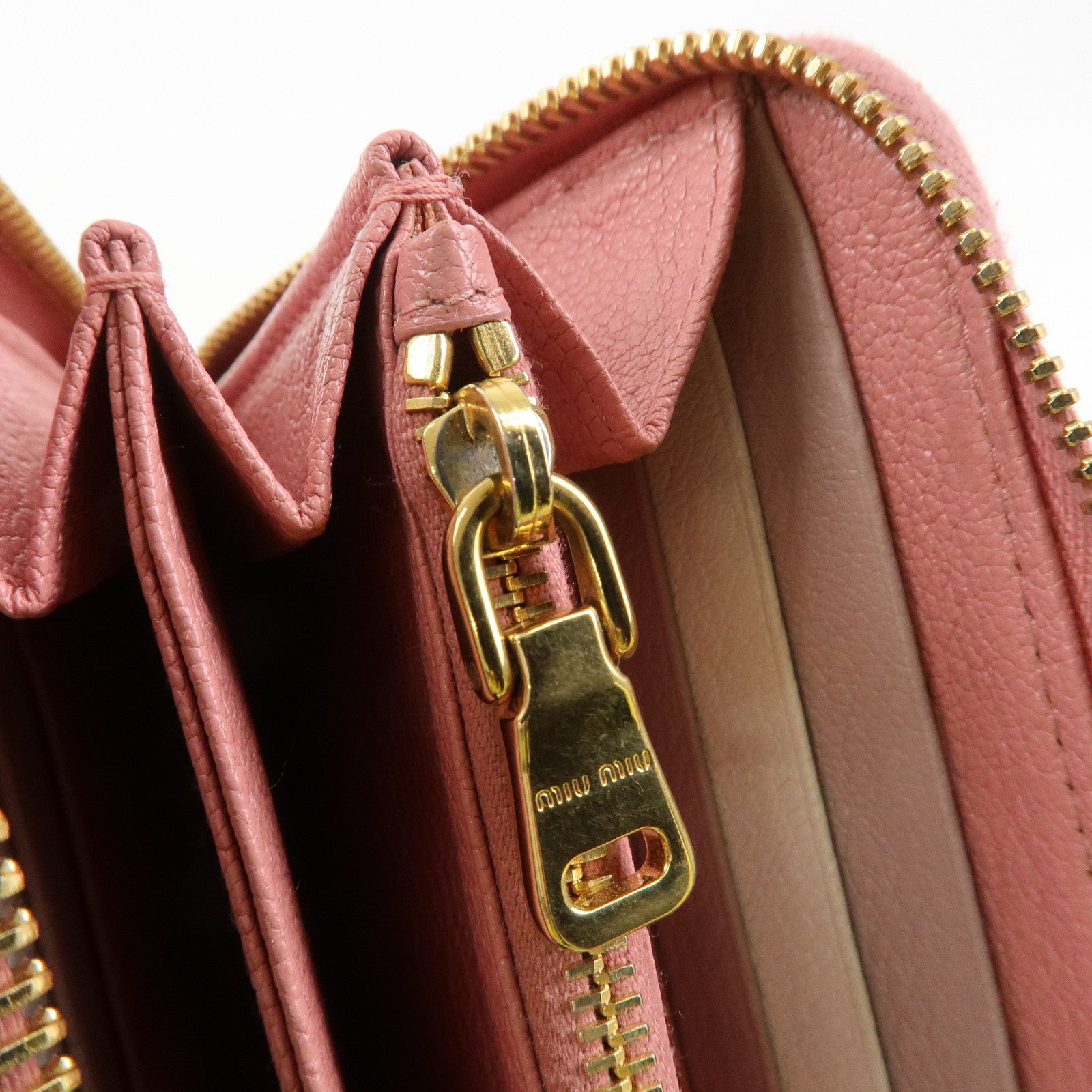 MIU MIU Leather Round Zippy Wallet Long Wallet Pink 5ML506 Used