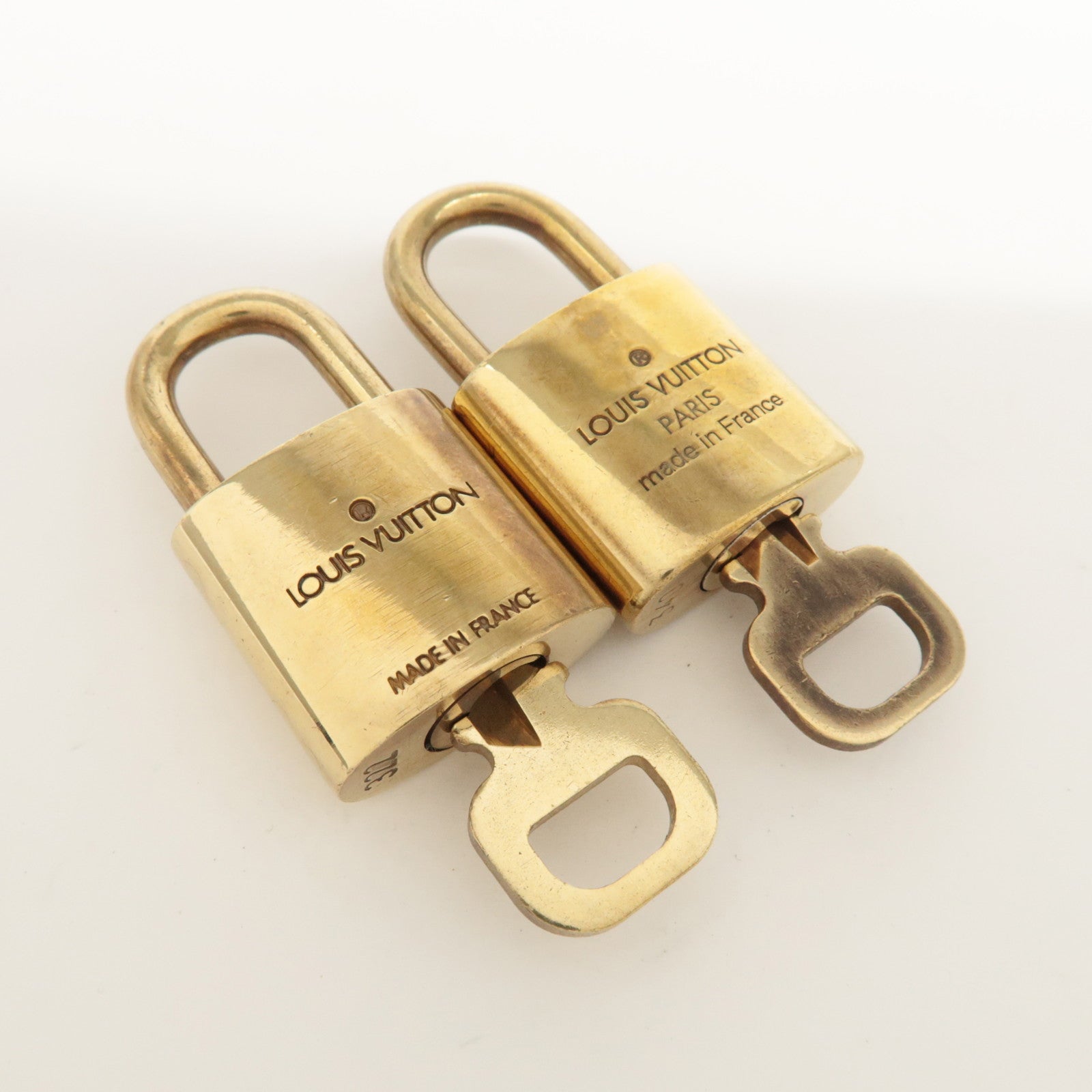 Louis Vuitton Set of 10 Lock & Key Cadena Key Lock Metal Gold Used