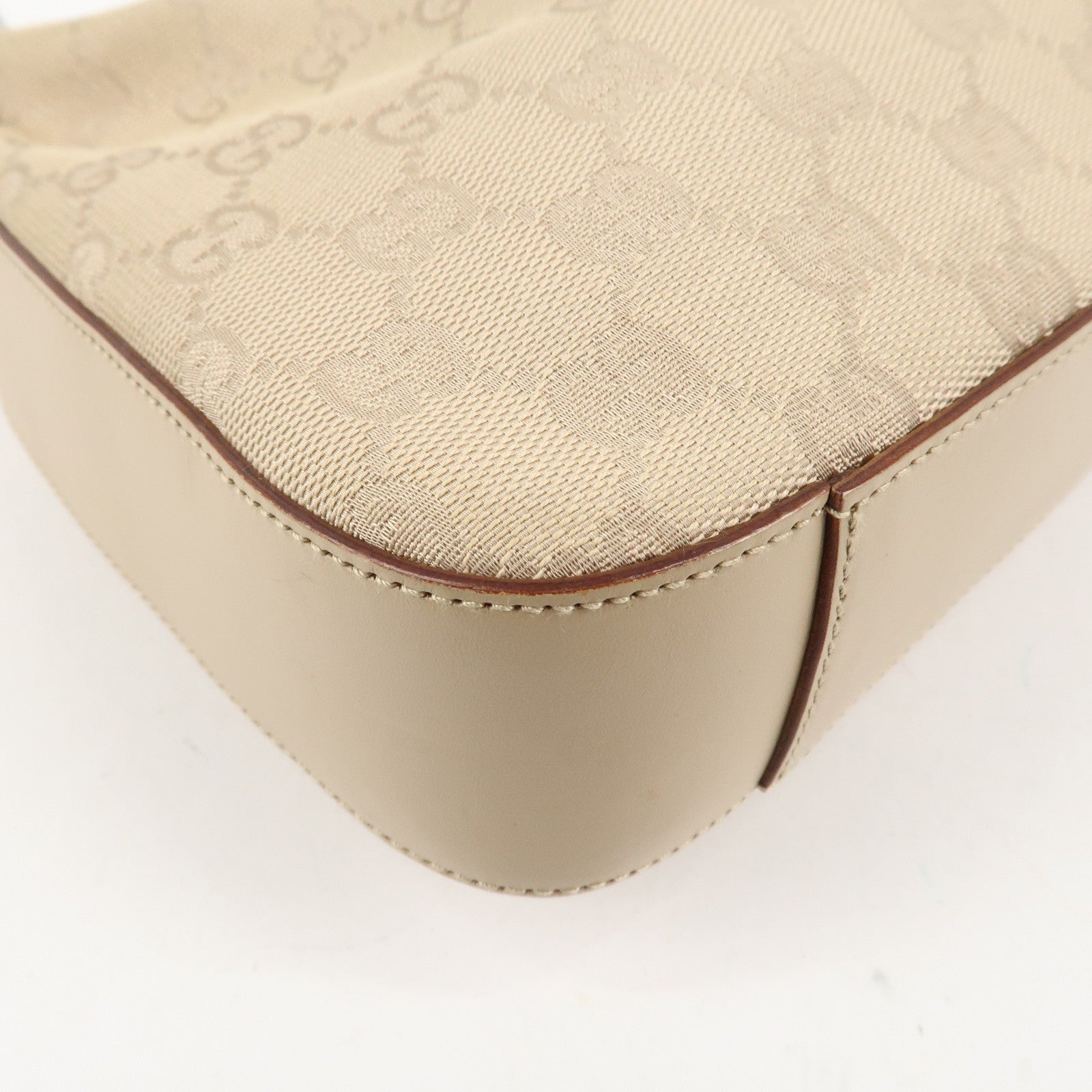 GUCCI GG Canvas Leather Shoulder Bag Beige Silver HDW 01233 Used