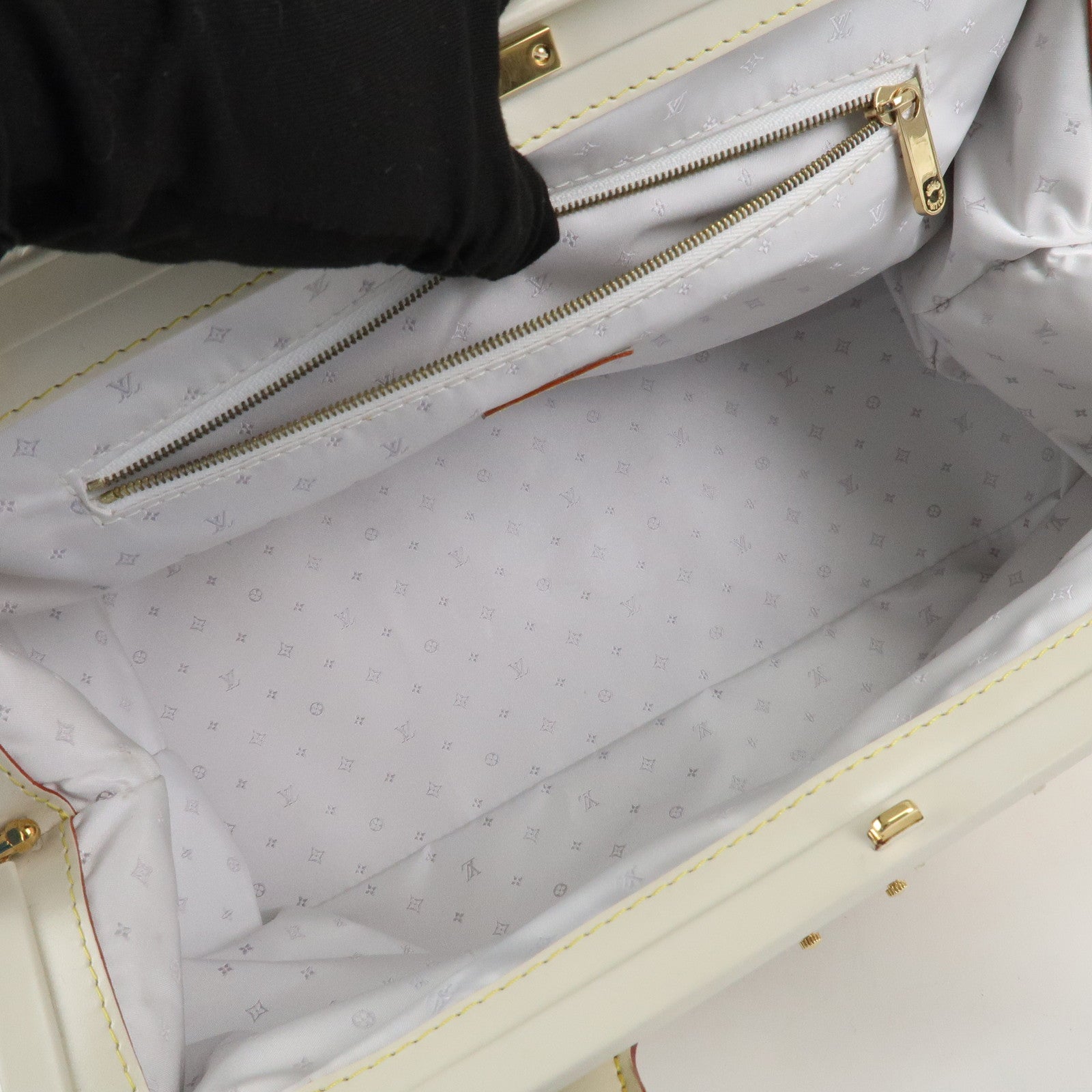 Louis Vuitton Suhari Leather PM Blanc Ivory Gold Hardware M91811 Used