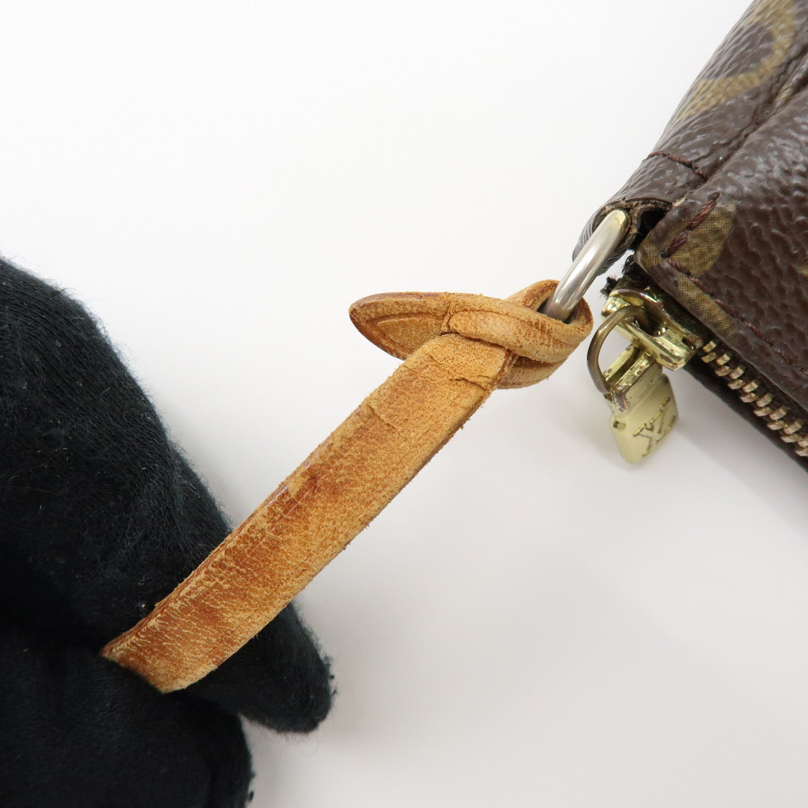 Louis Vuitton Monogram Pochette Accessoires Pouch Hand Bag M51980