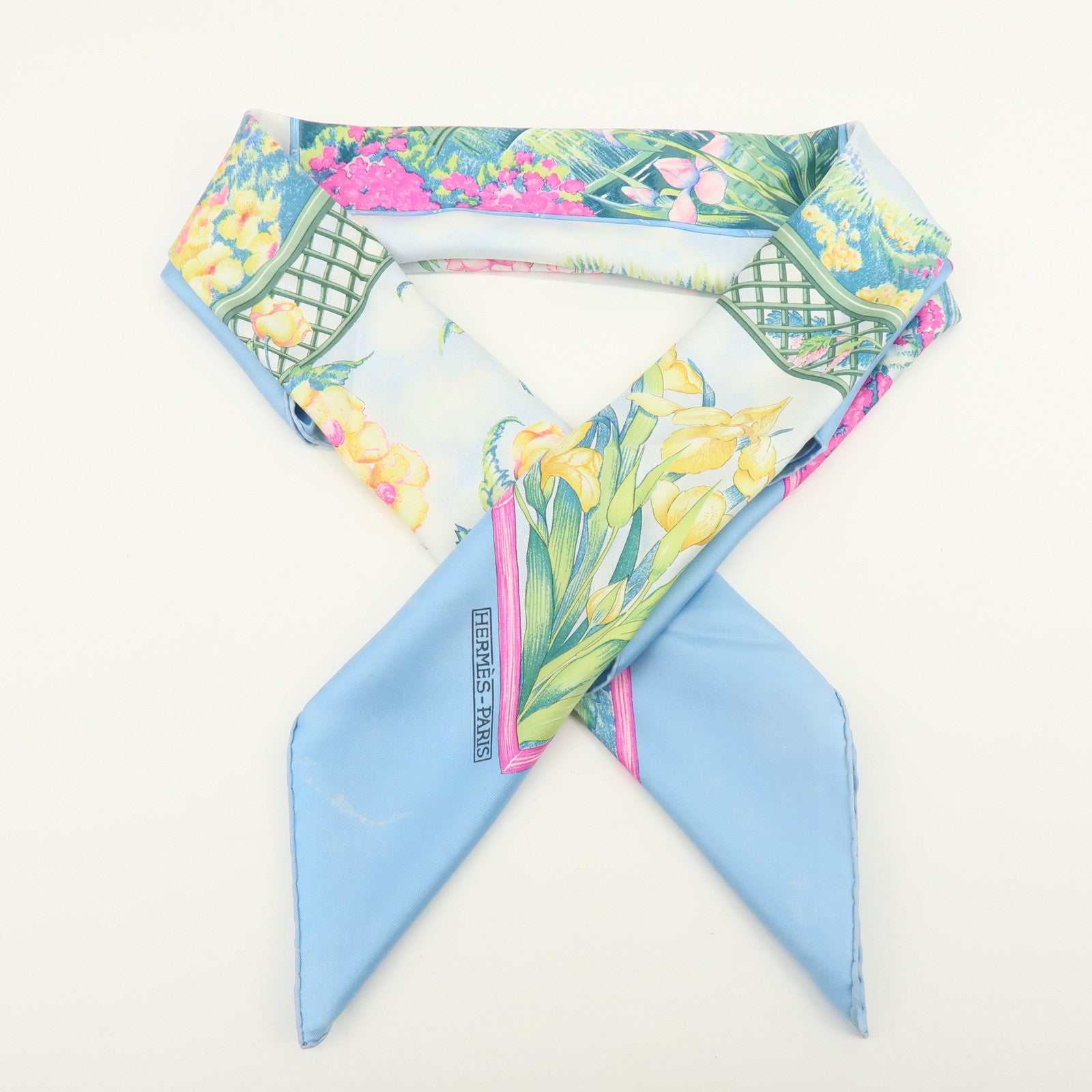 HERMES Carre 90 Silk 100% Scarf GIVERNY Light Blue Pink