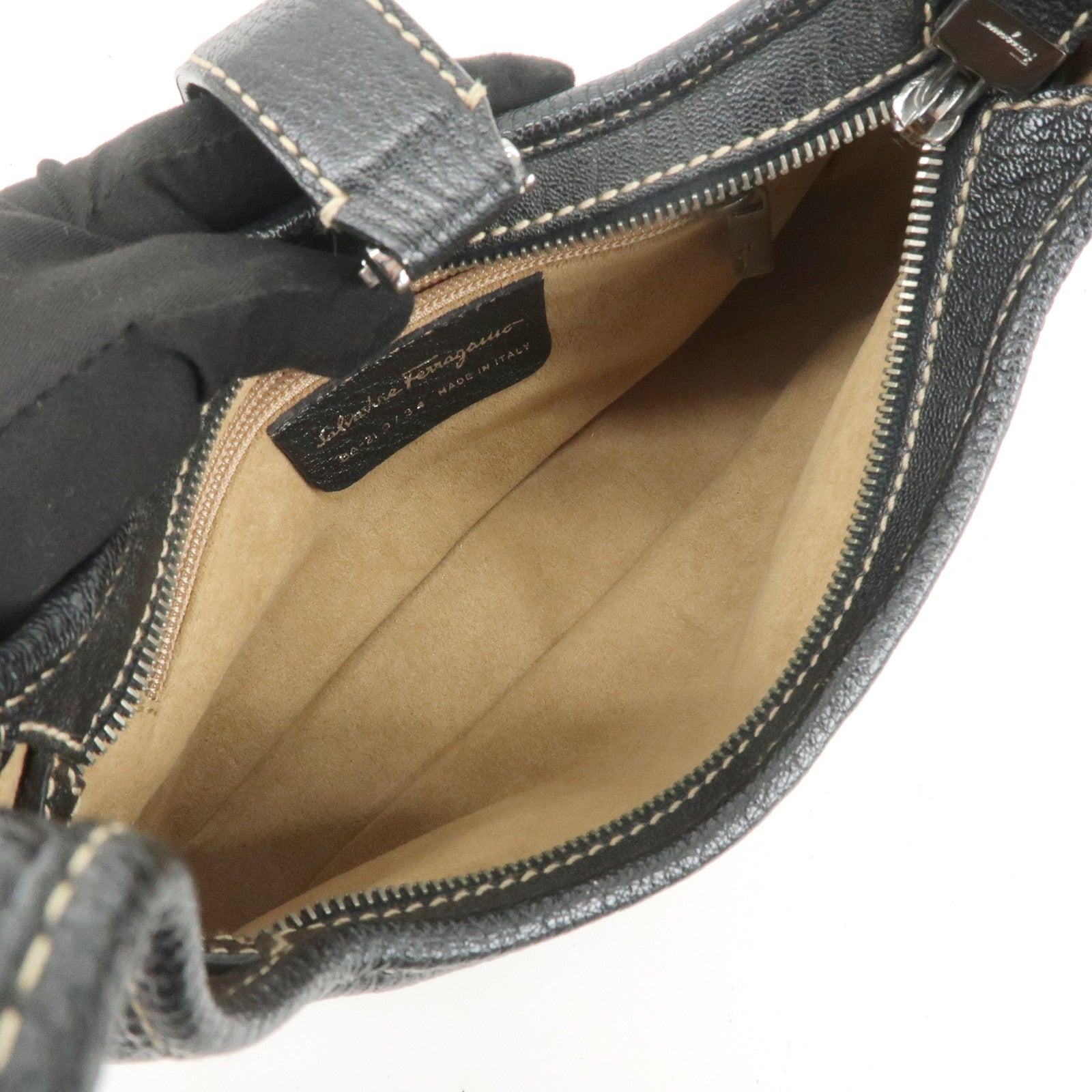 Ferragamo Logo Leather Shoulder Bag Hand Bag Black