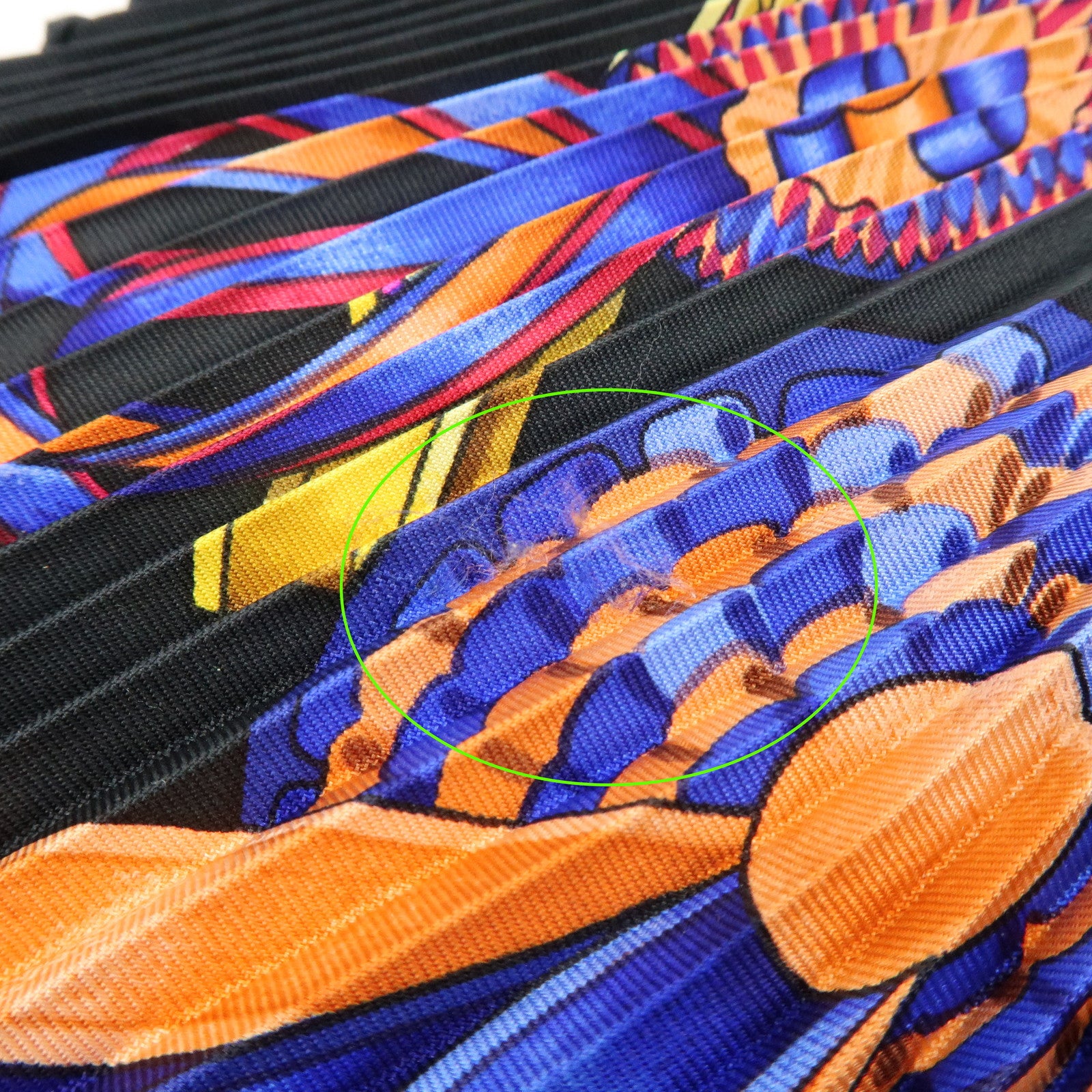 HERMES Pleats Carre Silk 100% Sarf LES RUBANS DU CHEVAL Black