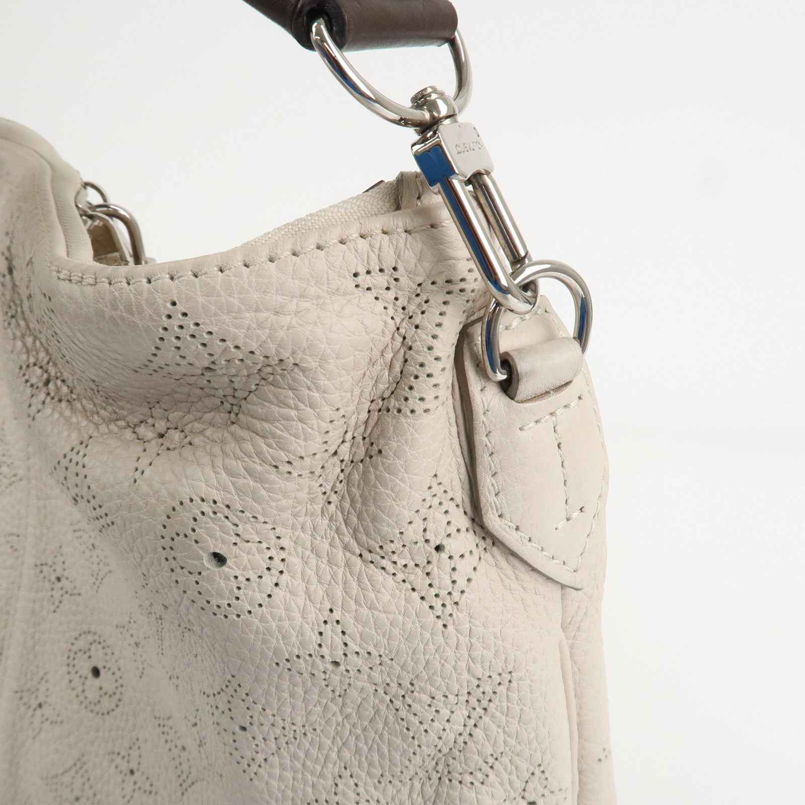 Louis Vuitton Monogram Mahina Selene PM Shoulder Bag Blanc M94275