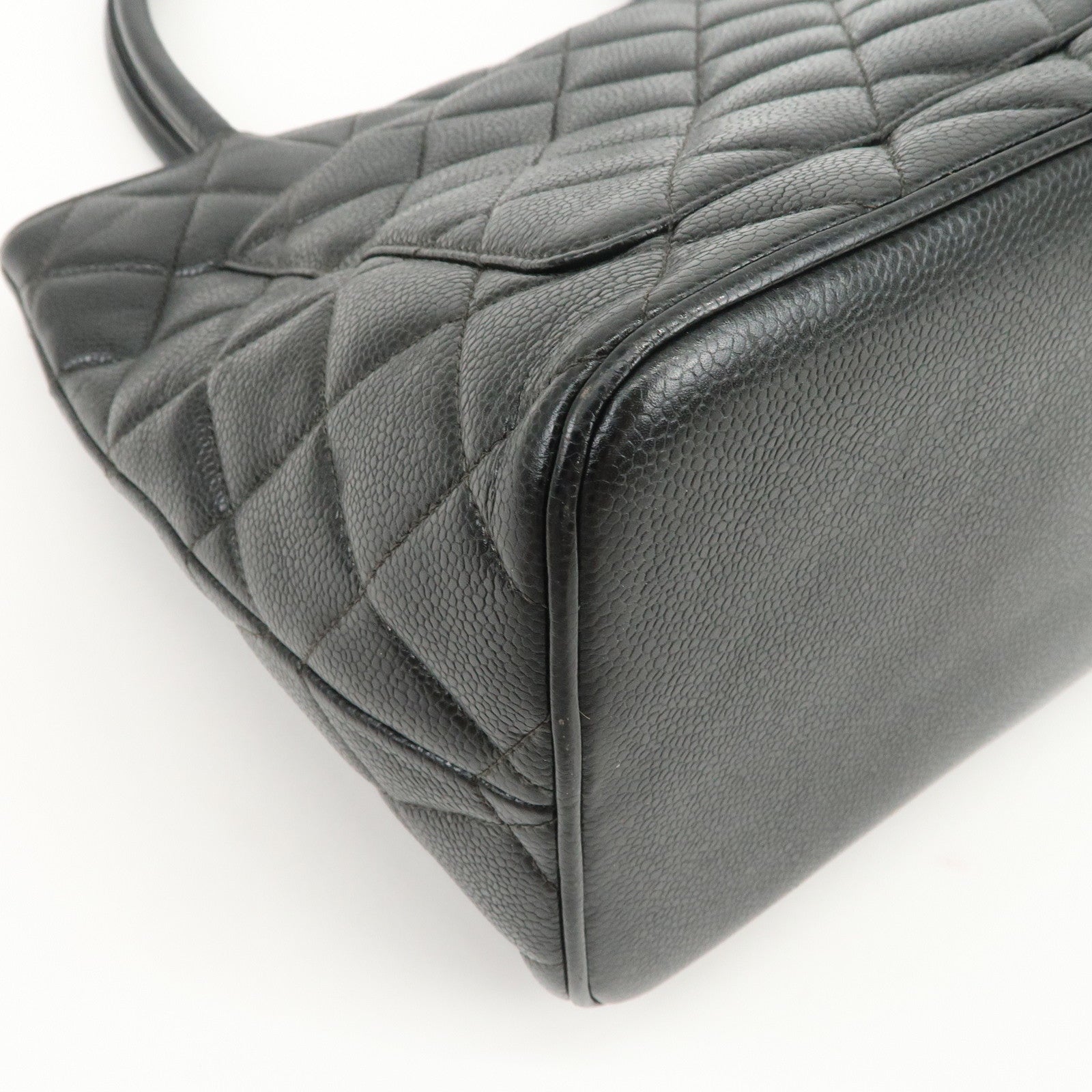 CHANEL Matelasse Caviarskin Medallion Tote Bag Hand Bag A01804