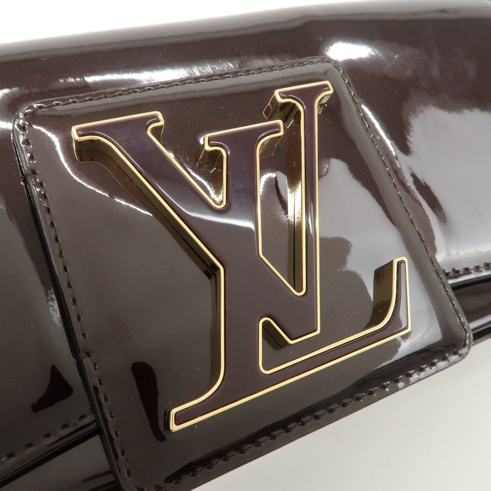 Louis Vuitton Vernis Pochette Sobe Clutch Bag Amarante M93490
