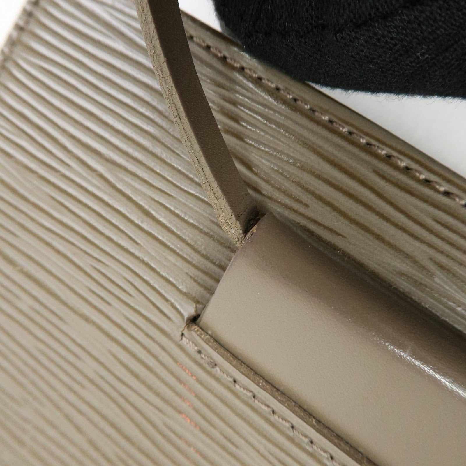 Louis Vuitton Epi Leather Saint Tropez Shoulder Bag Pepper M5246C