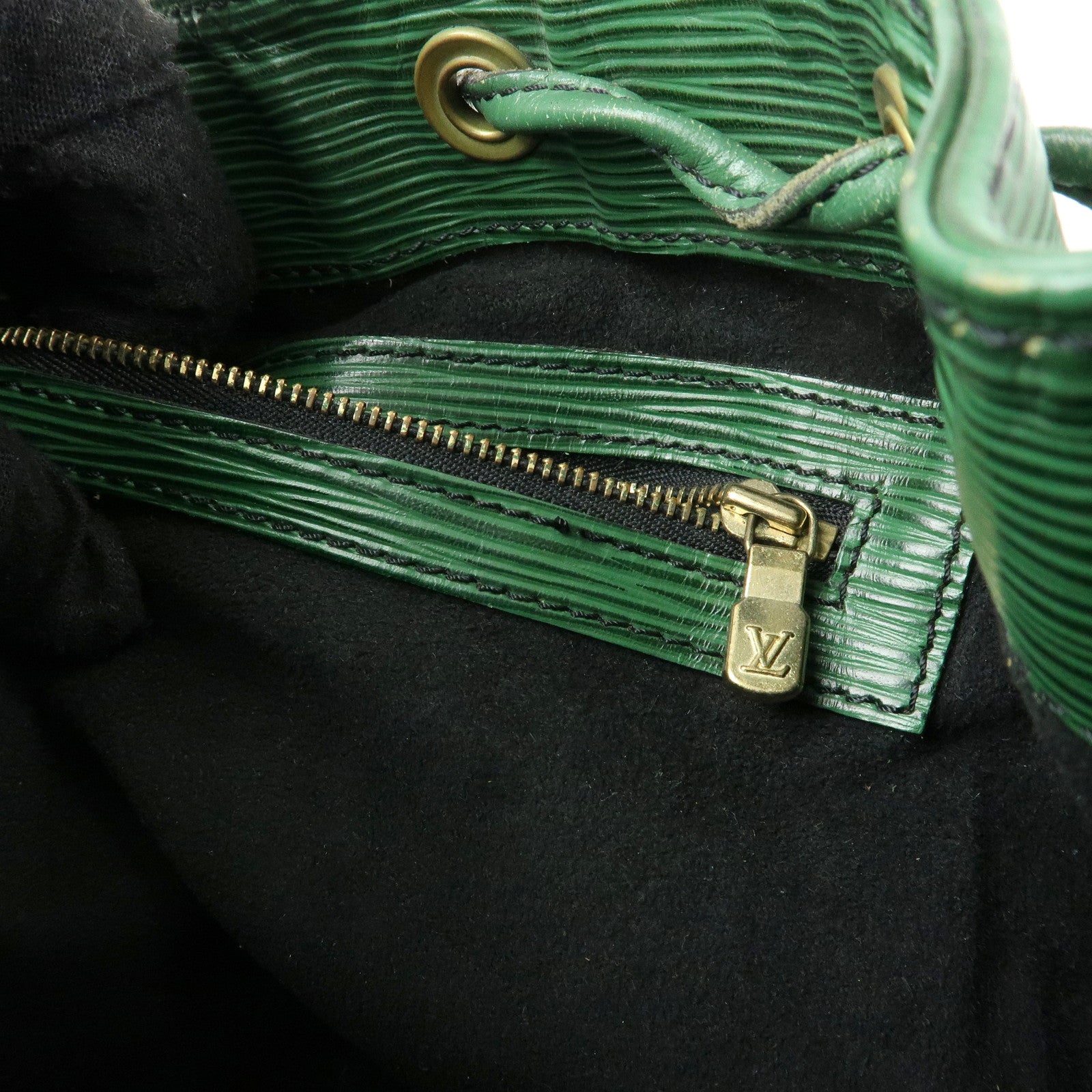 Louis Vuitton Epi Petit Noe Shoulder Bag Borneo Green M44104