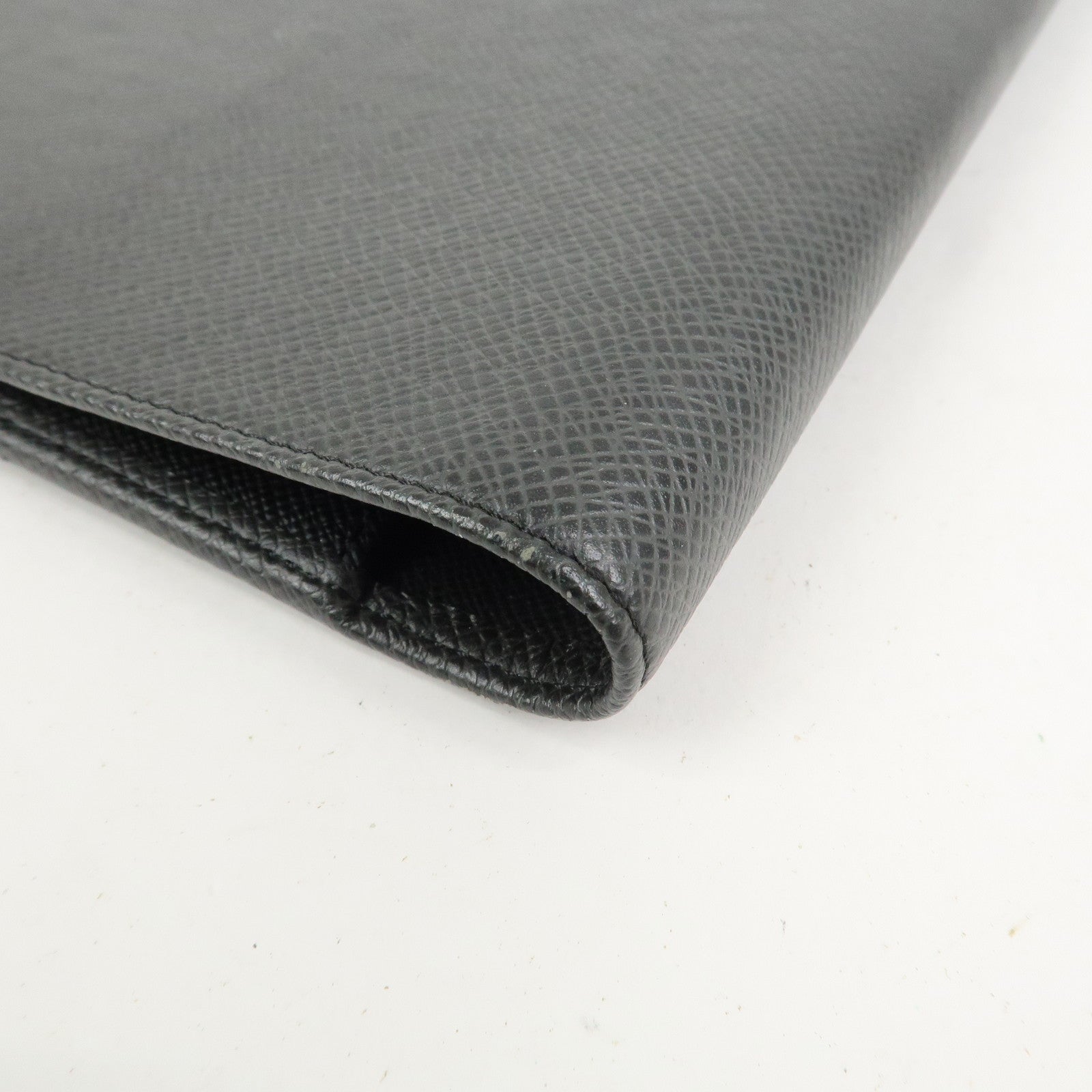 Louis Vuitton Taiga Agenda Bureau Planner Cover Ardoise R20409