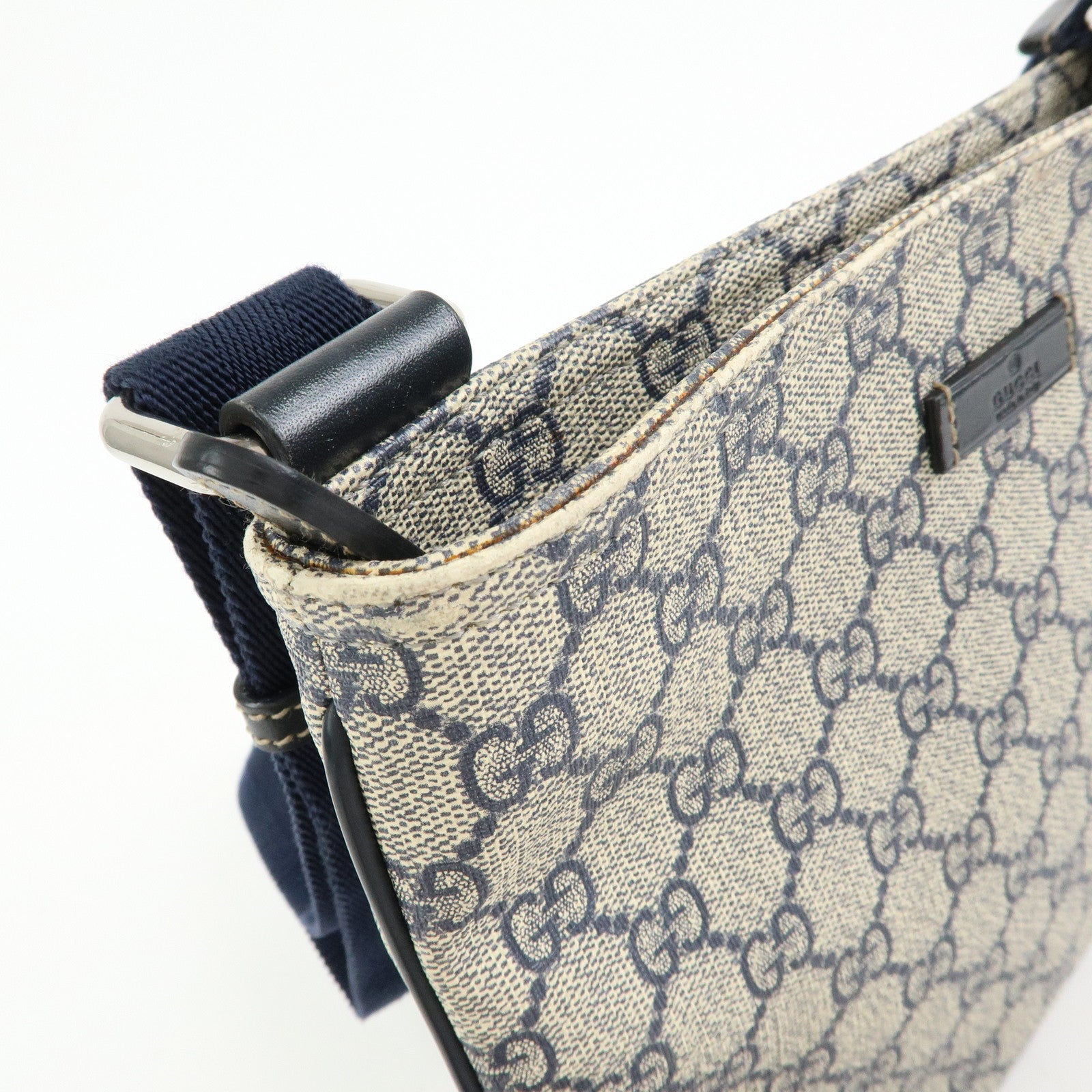 GUCCI GG Supreme Leather Shoulder Bag Crossbody Bag Beige 201538