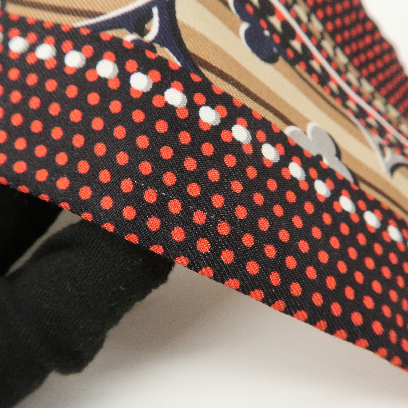 Louis Vuitton 100% Silk Bandeau Monodots Scarf Beige Red M70848