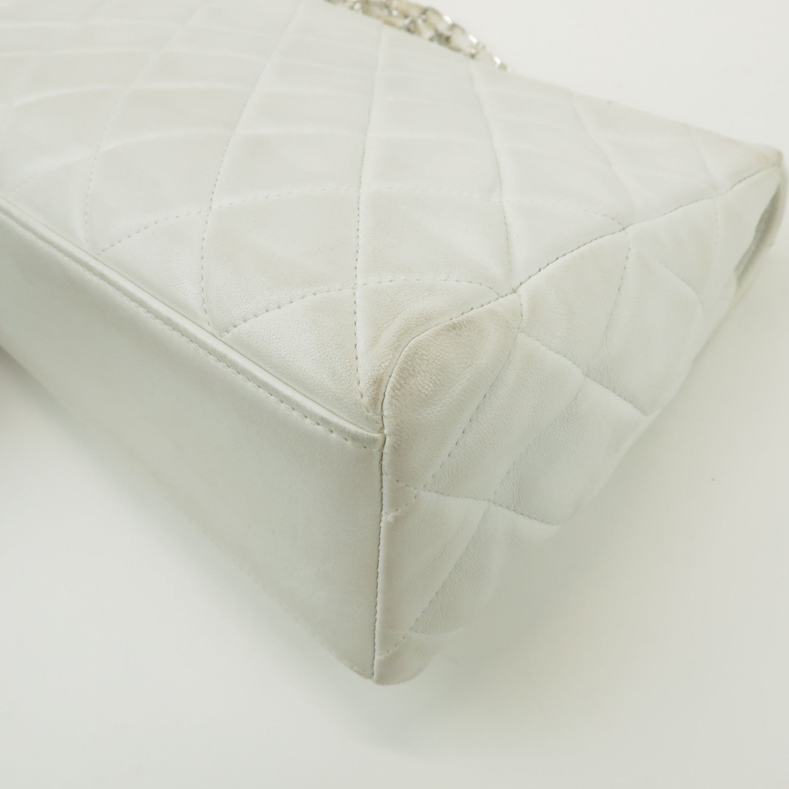 CHANEL Matelasse Lamb Skin Chain Shoulder Bag White Silver