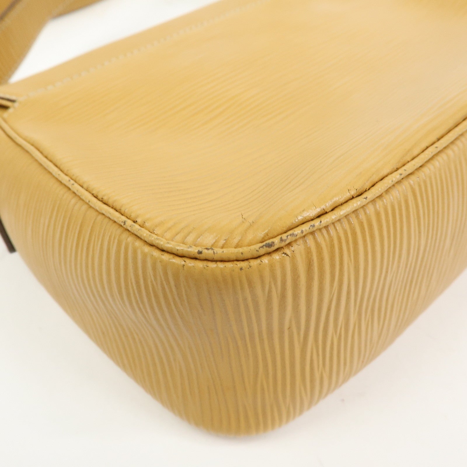 FENDI Logo Leather Shoulder Bag Crossbody Bag Yellow