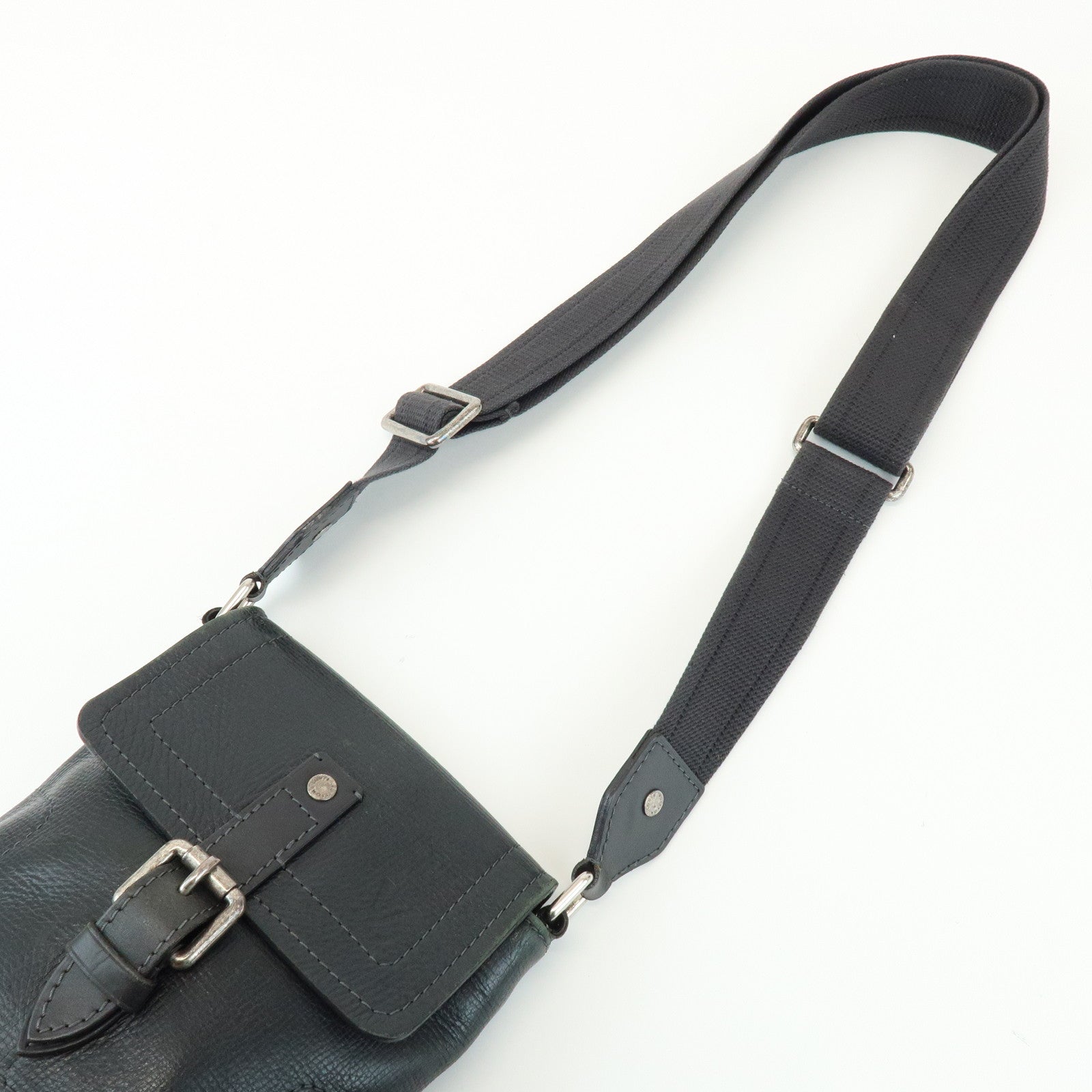 Louis Vuitton Utah Yuma Calf Leather Shoulder Bag Basalt M97024