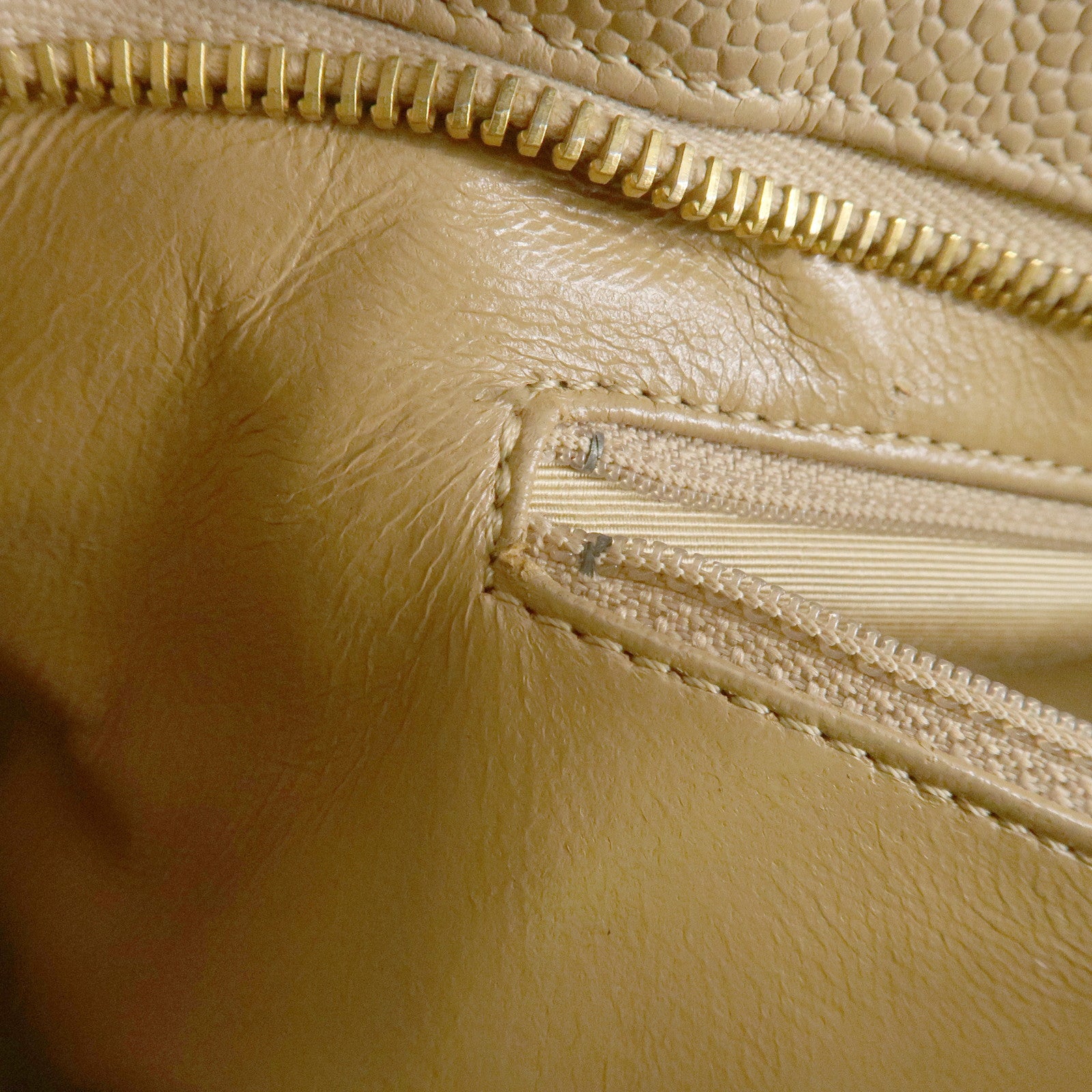 CHANEL Matelasse Caviarskin Medalion Tote Bag Hand Bag Beige A01804 Used