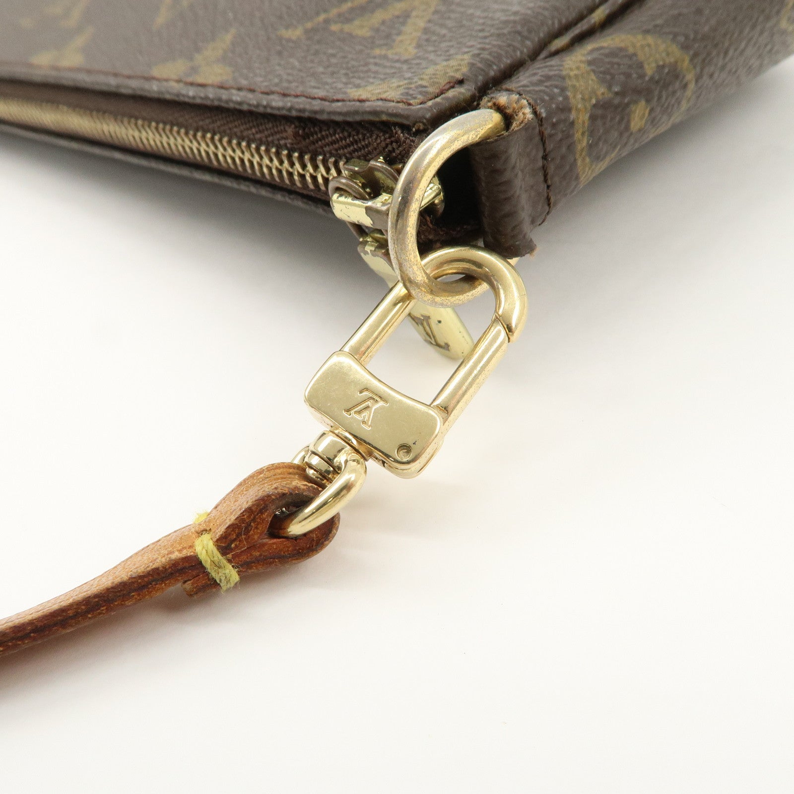 Louis Vuitton Monogram Pochette Accessoires Pouch Hand Bag M51980 Used