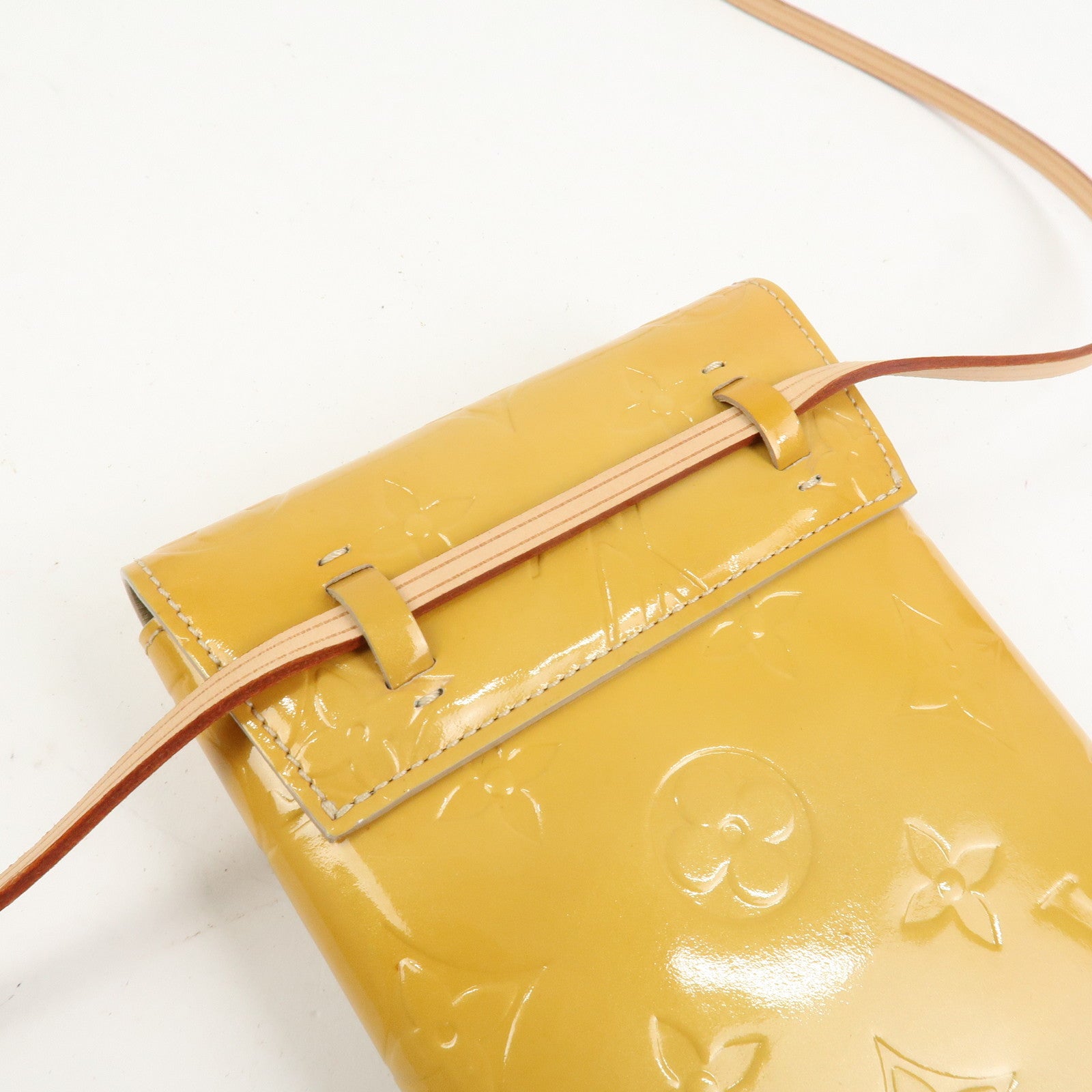 Louis Vuitton Monogram Vernis Walker Shoulder Bag Beige M91072