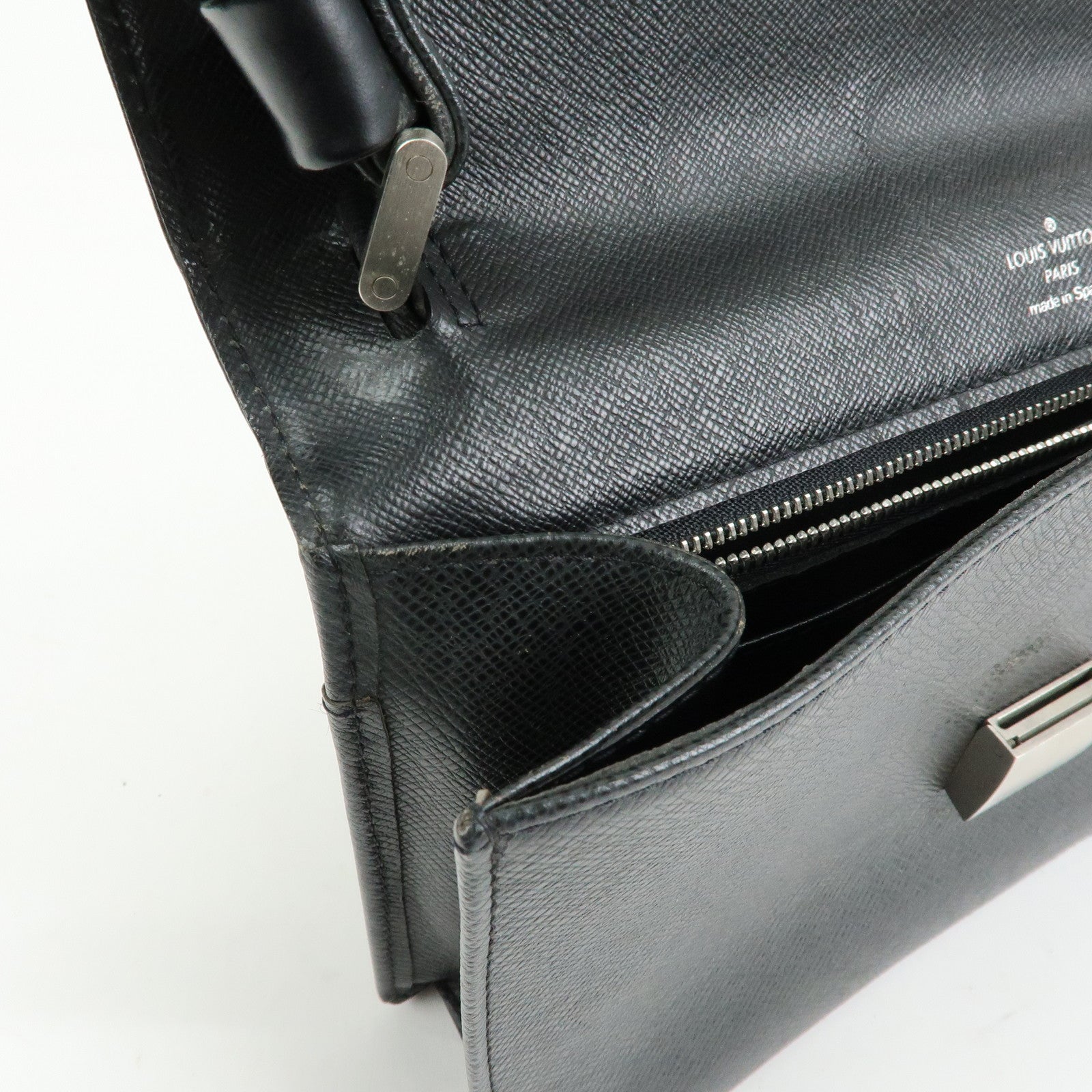 Louis Vuitton Taiga Leather Selenga Clutch Bag Ardoise M30782