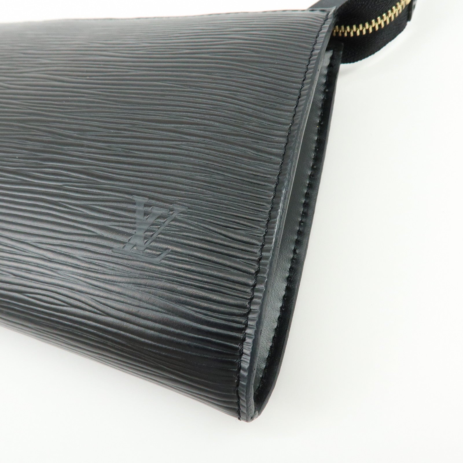 Louis Vuitton Epi Pochette Accessoires Clutch Bag Noir M52942