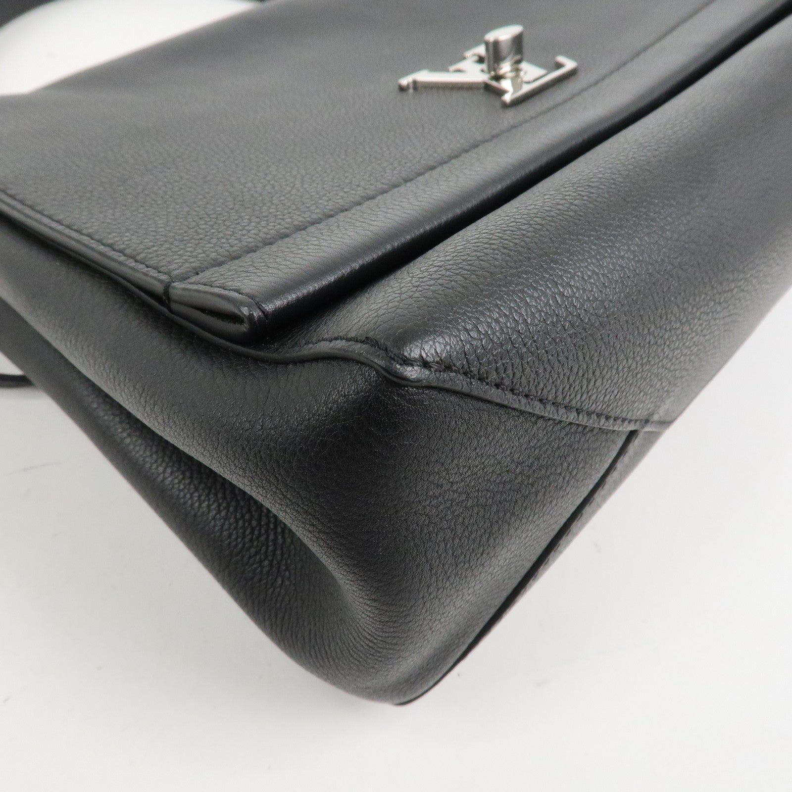 Louis Vuitton Lock Me Leather Cartable Hand Bag Noir Black M50250